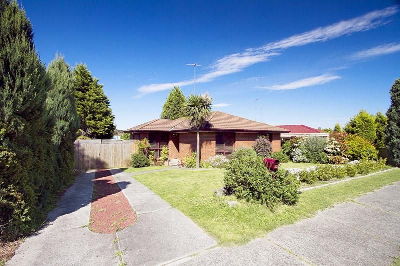 33 Peebles Street, Endeavour Hills, VIC 3802