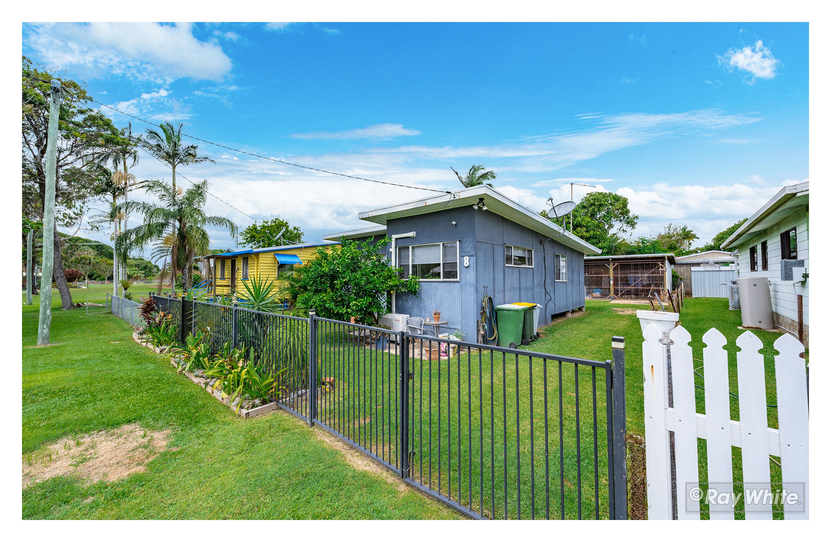 8 Meadow Street, Keppel Sands, QLD 4702