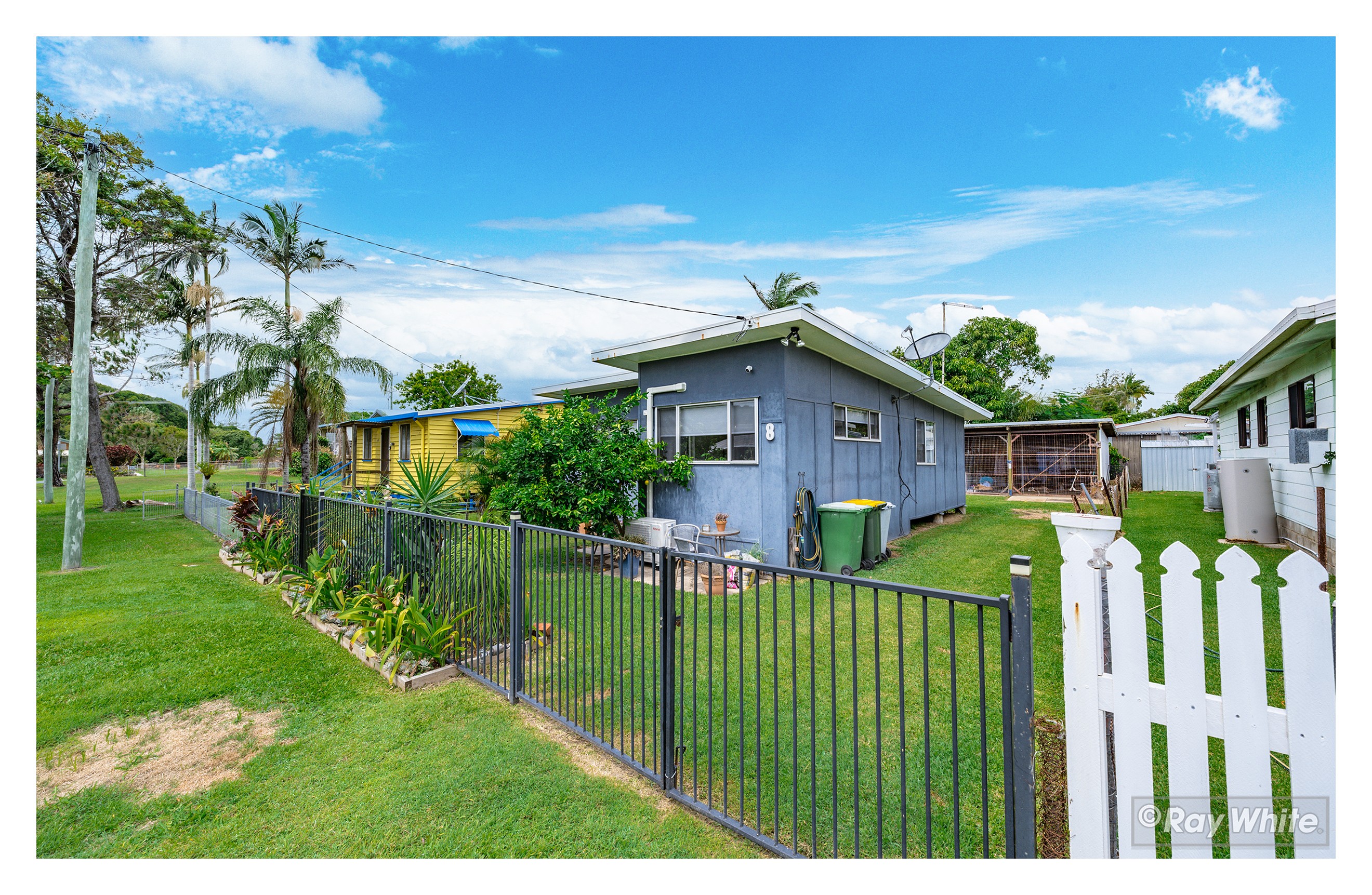 8 Meadow Street, Keppel Sands, QLD 4702