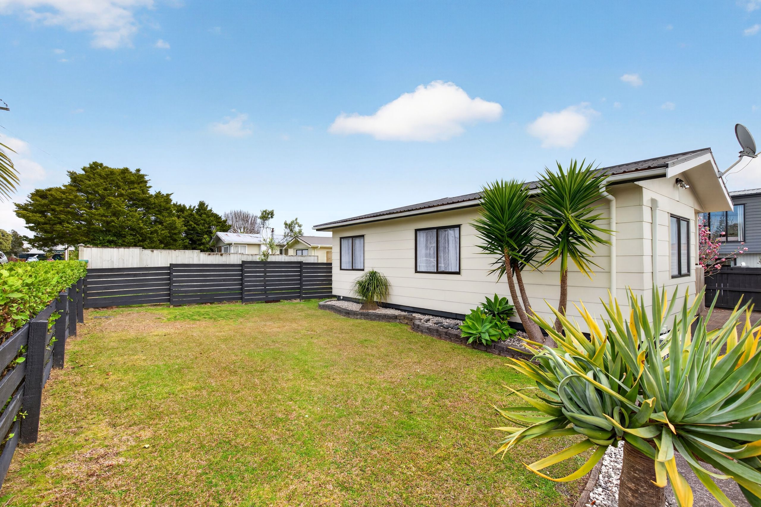 14 Hikurangi Street, Te Atatu Peninsula, Waitakere City