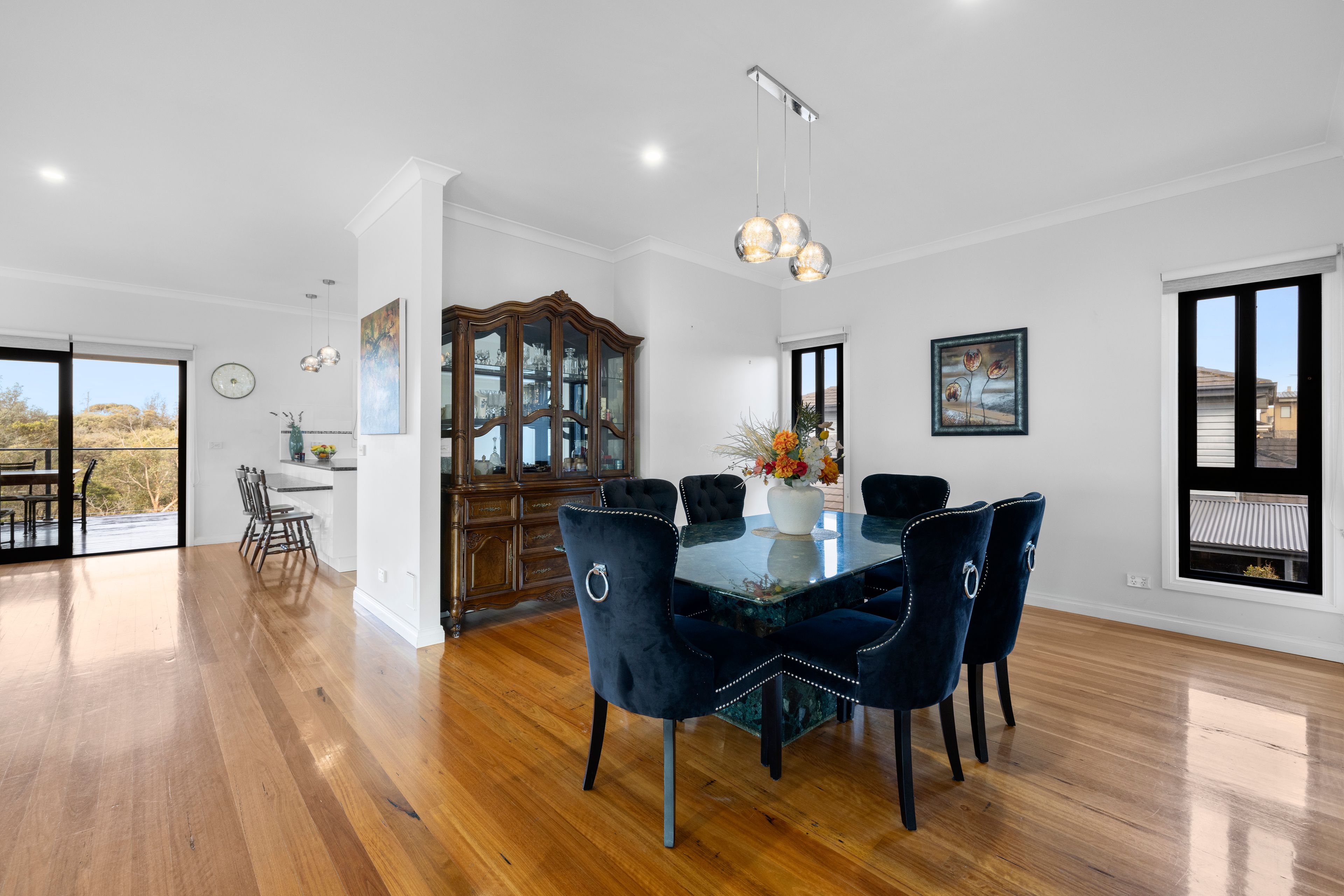 21 Riviera Street — photo 8 of 27