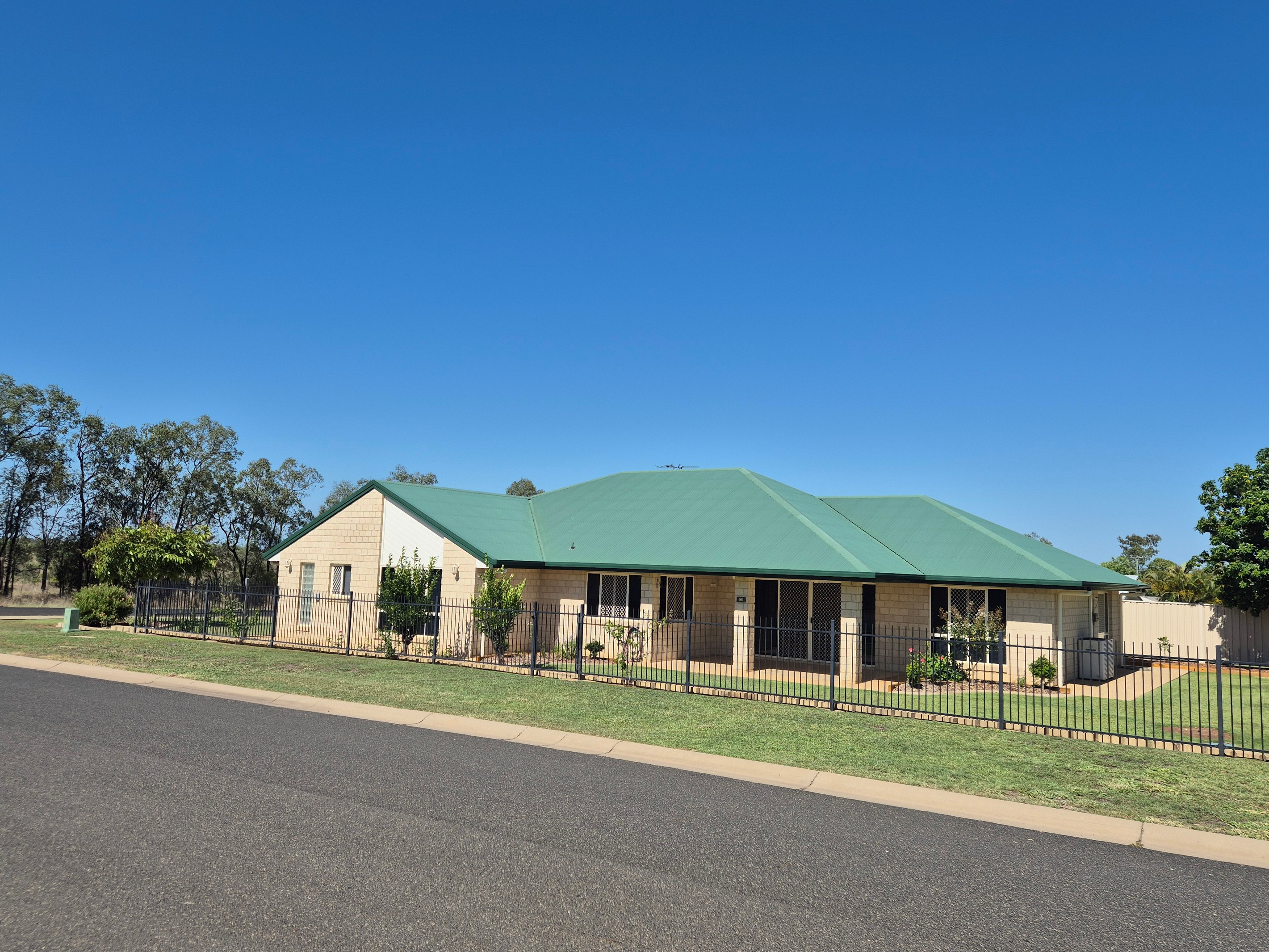 1 Vine Street, Emerald, QLD 4720