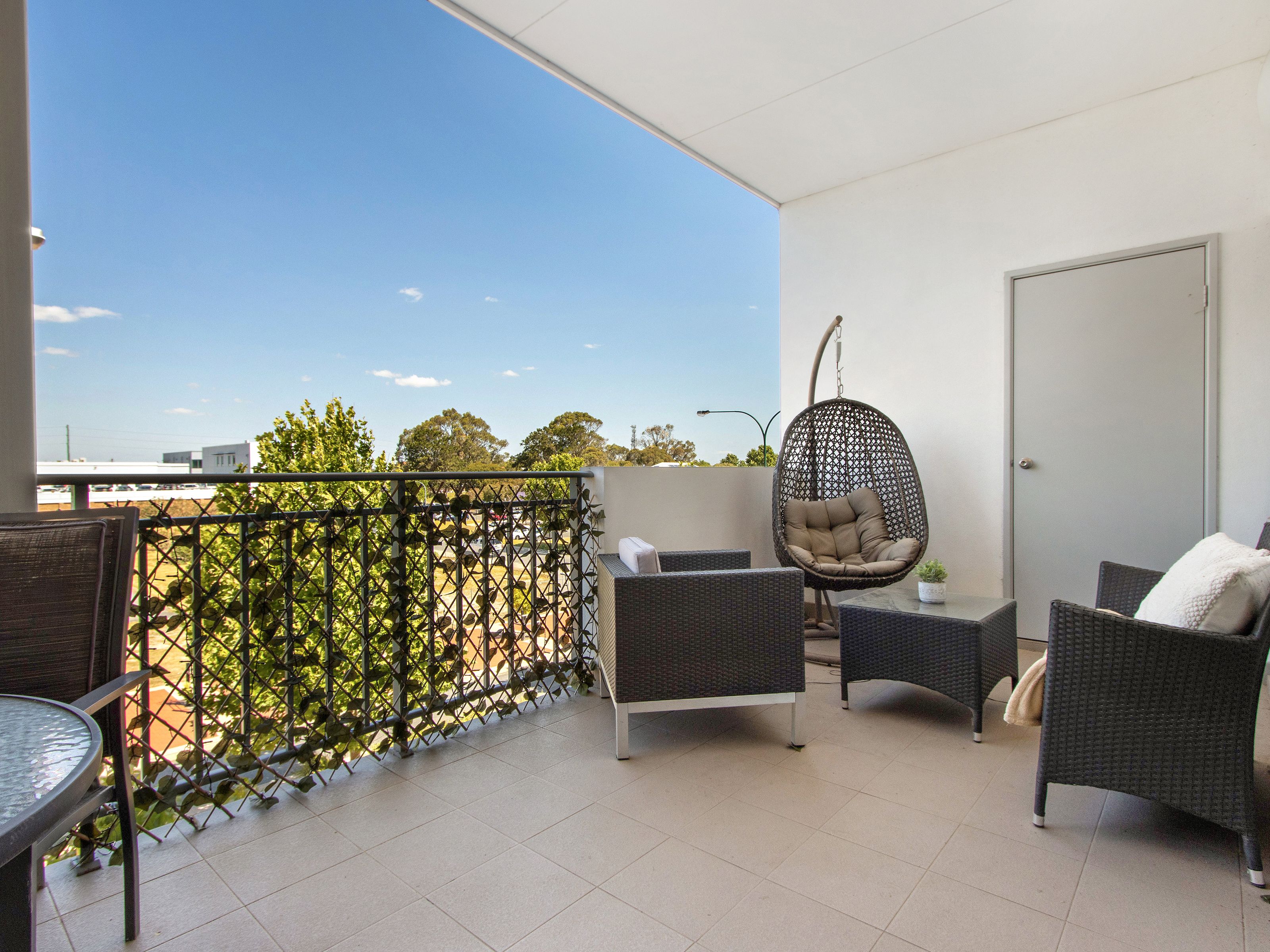 10/2 Market Street, Rockingham, WA 6168