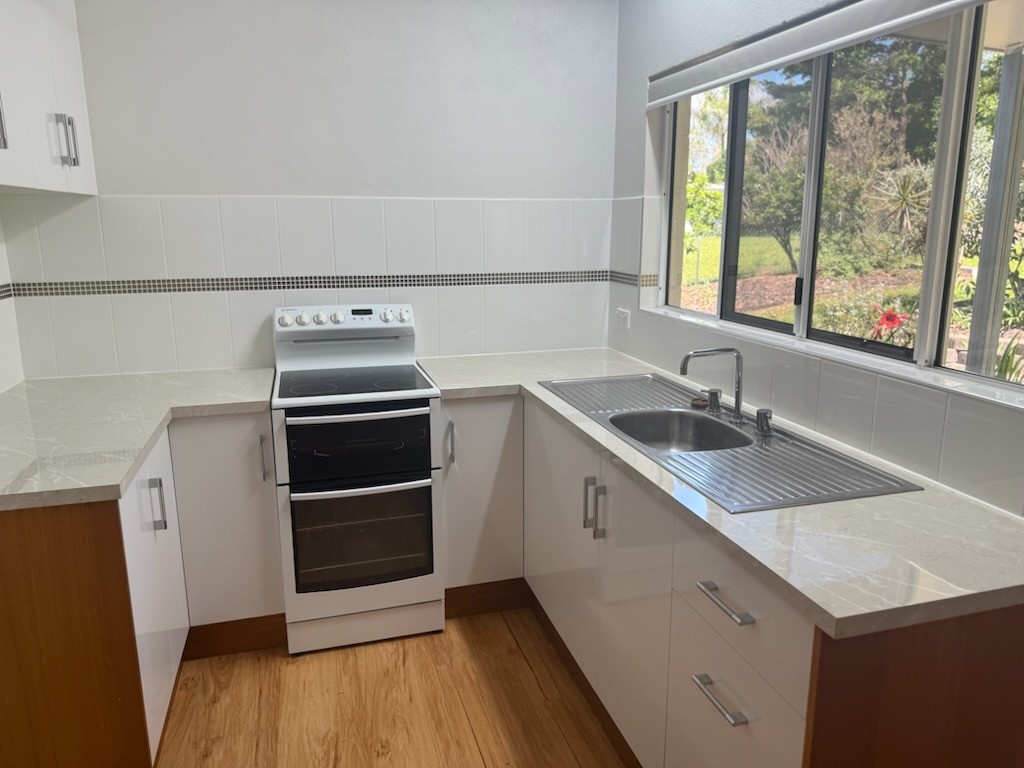 10 Leeuwin Crescent, Bentley Park, QLD 4869