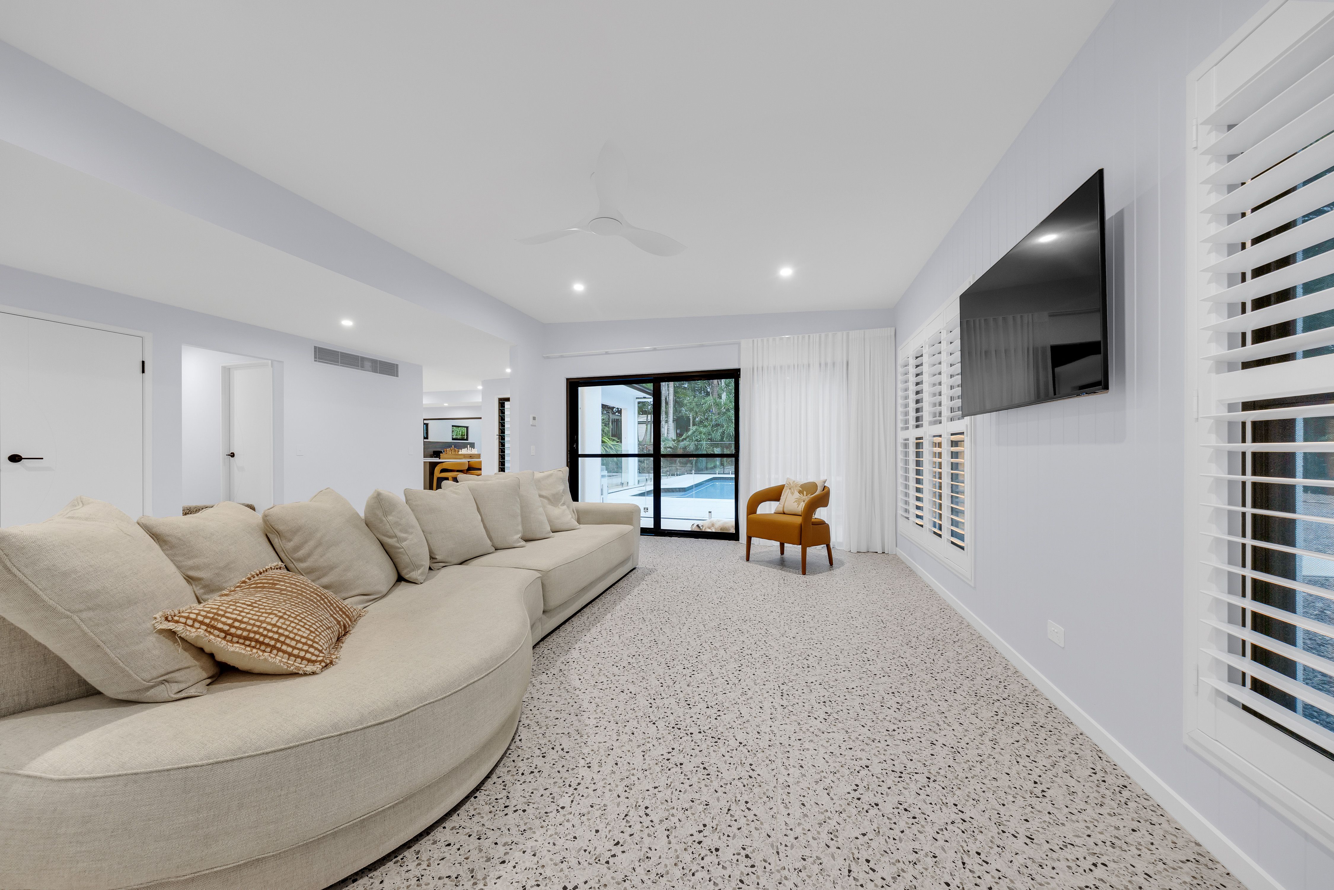 15-31 Neeraway Road — photo 18 of 30