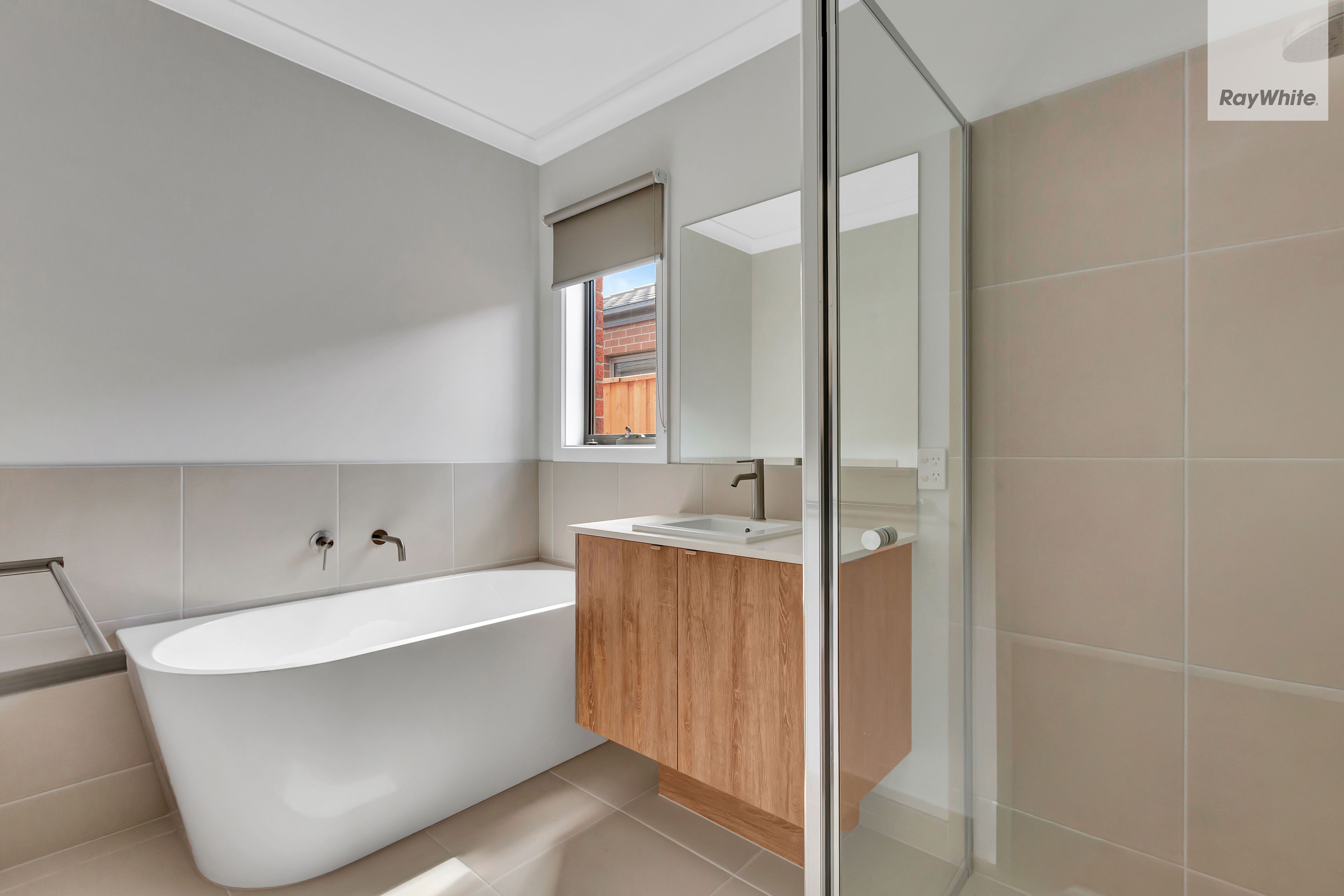 44 Mallaig Drive — photo 10 of 12