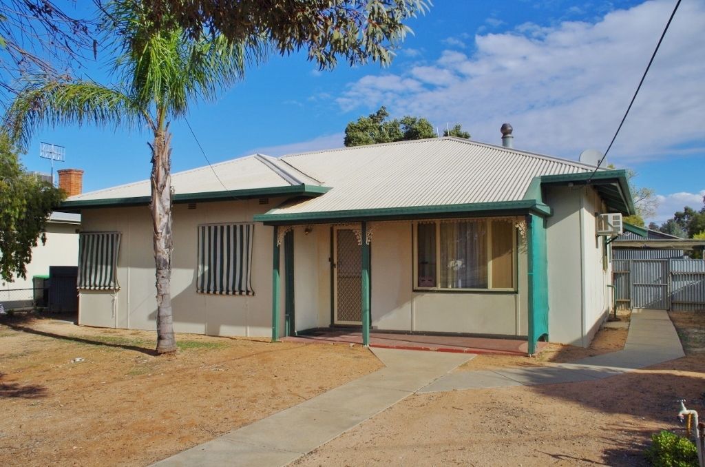 37 Railway Terrace, Renmark SA 5341