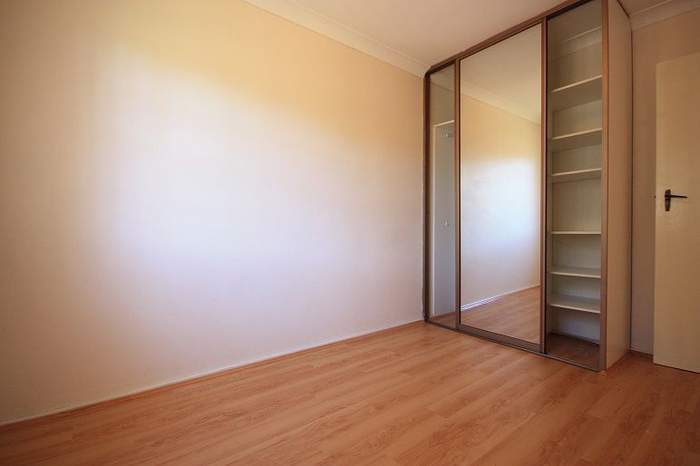 1/9 Clifford Crescent, Ingleburn, NSW 2565