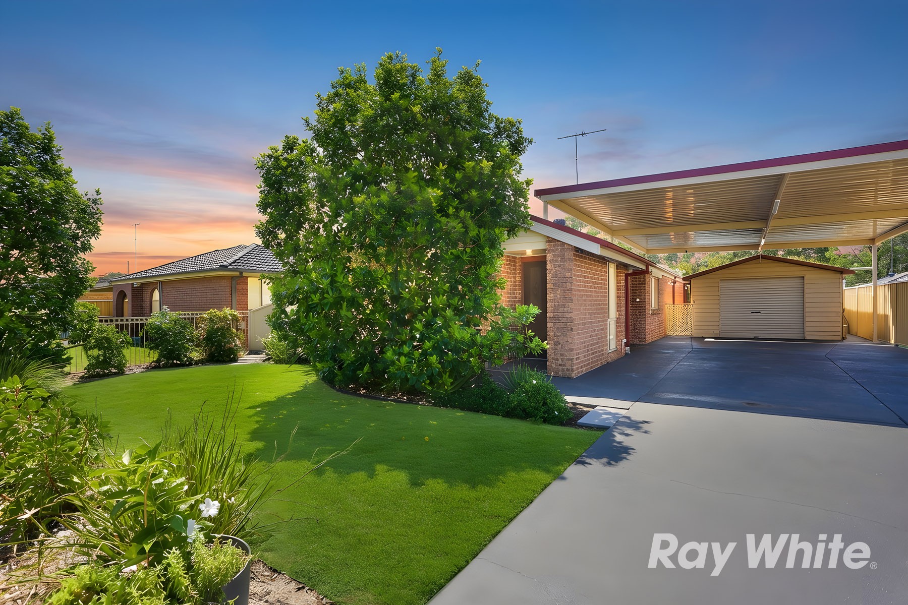 33 Madison Circuit, St Clair, NSW 2759