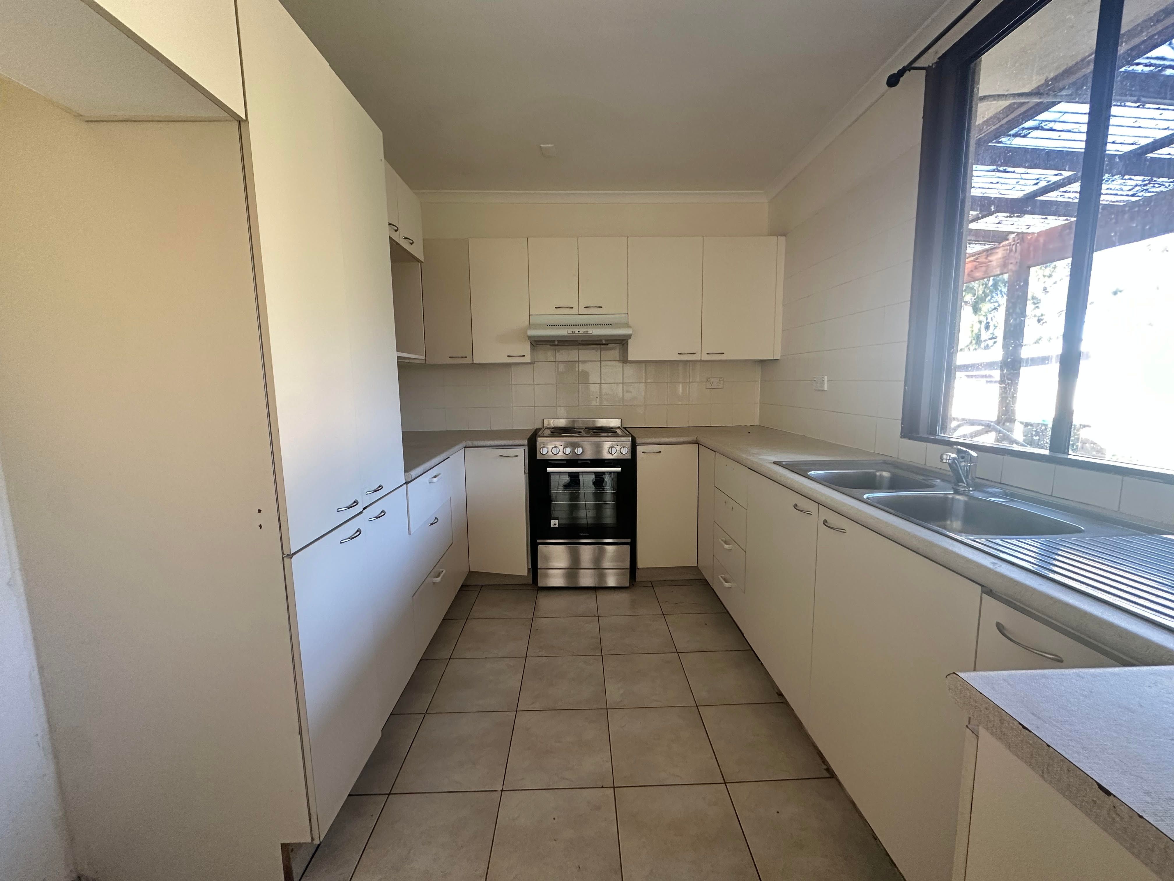 10 Devon Place, Busby, NSW 2168