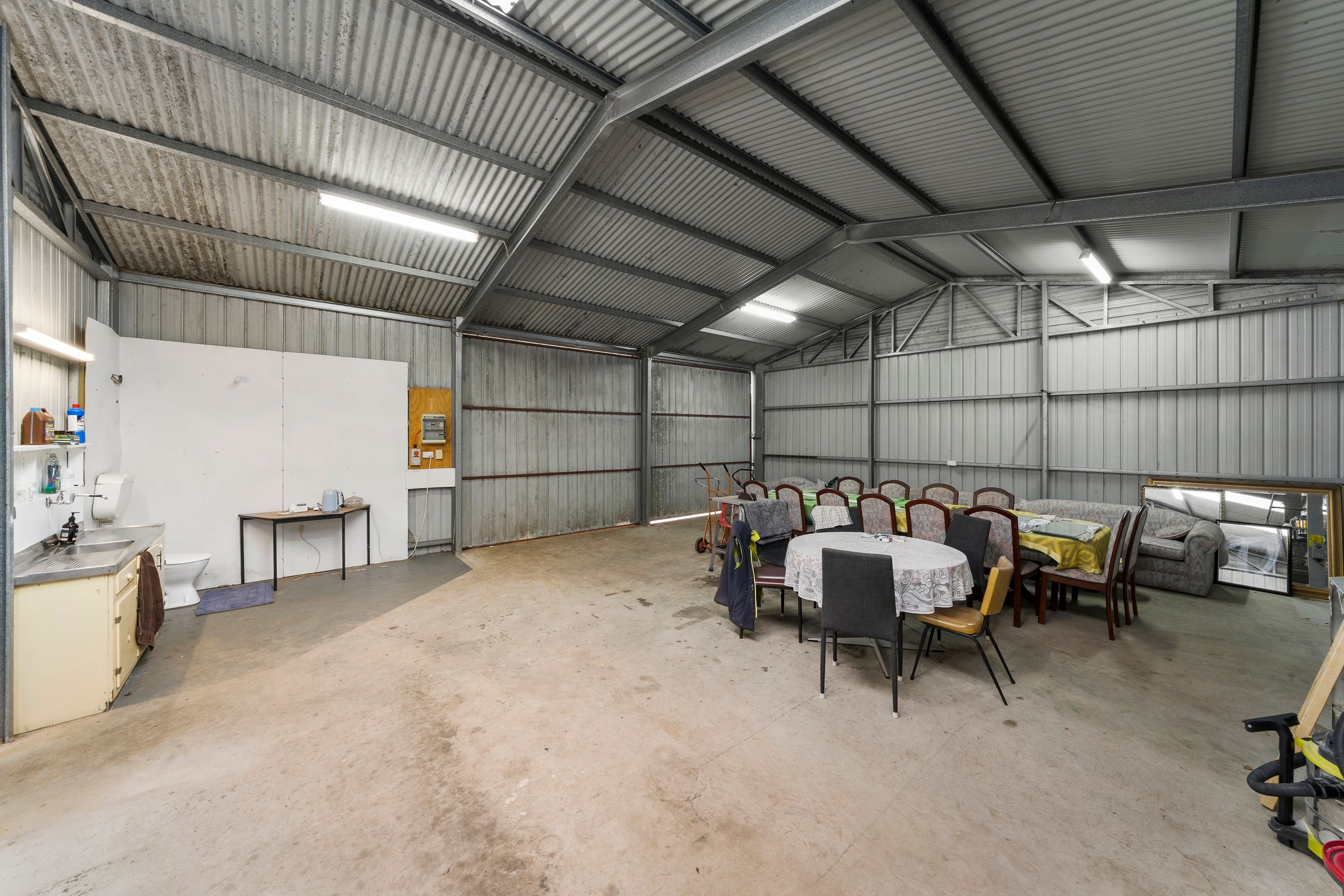 8 Zenobia Crescent — photo 13 of 15