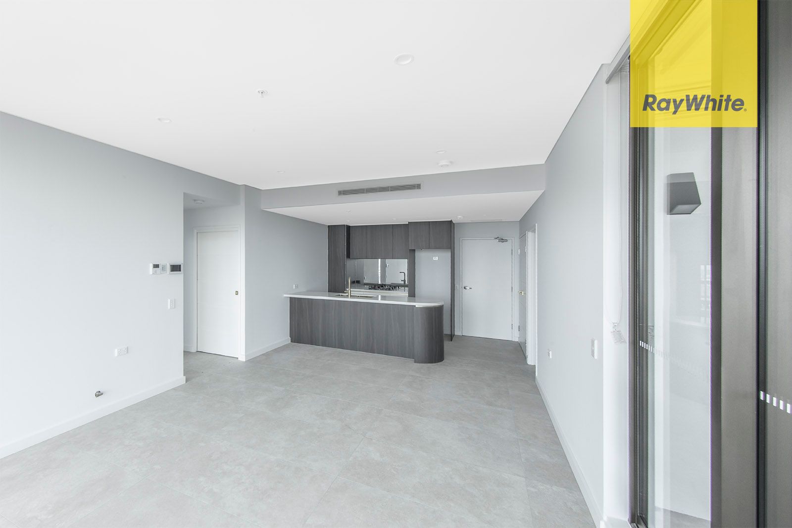 2208/14-20 Parkes Street — photo 8 of 11