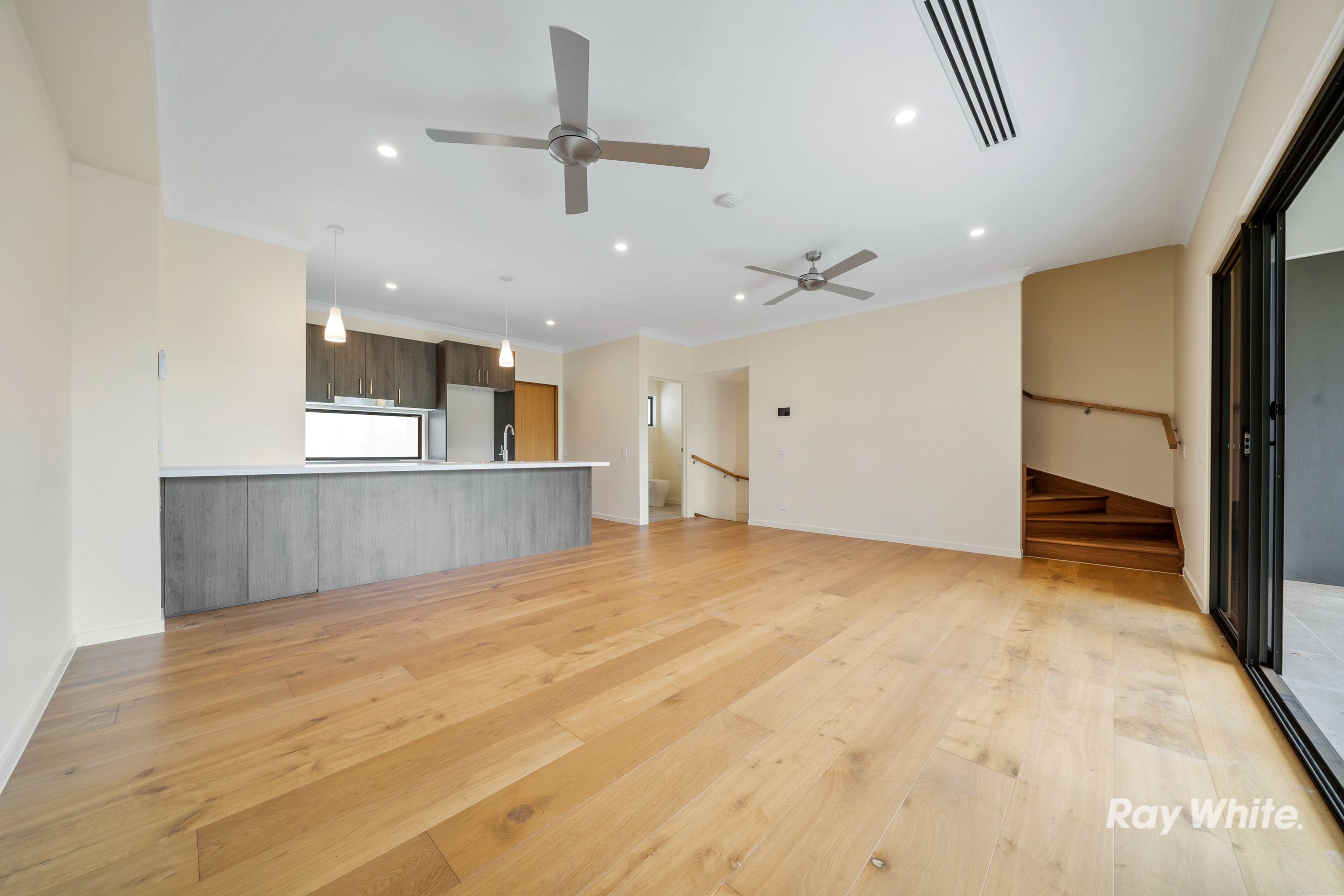 1/54 Ben Lexcen Court, Mount Warren Park, QLD 4207