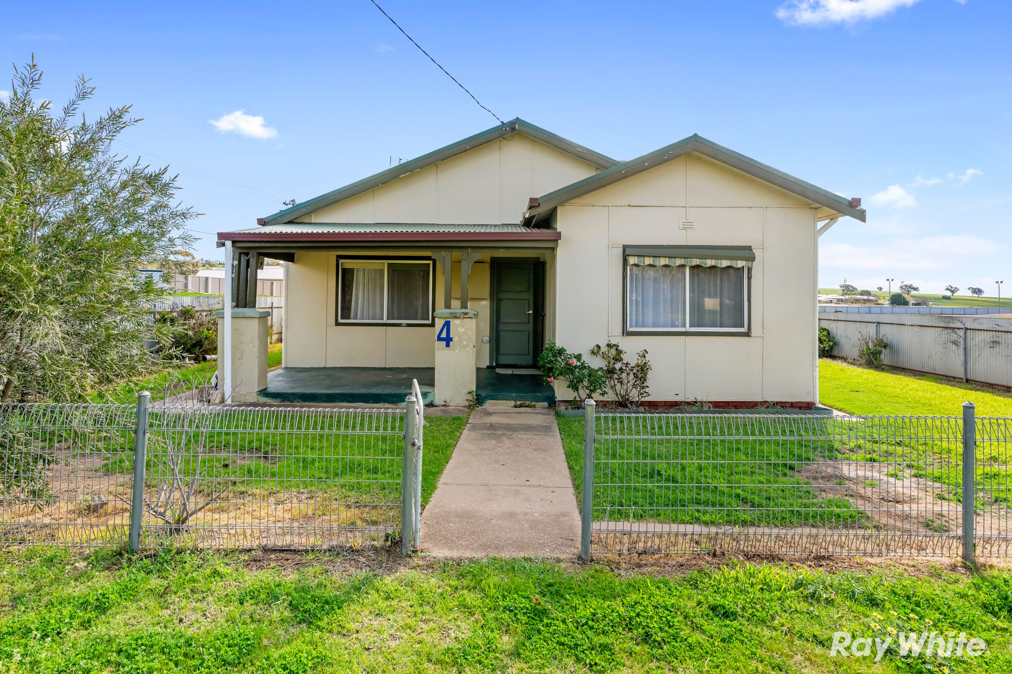 44 Park Lane — photo from Ray White Junee