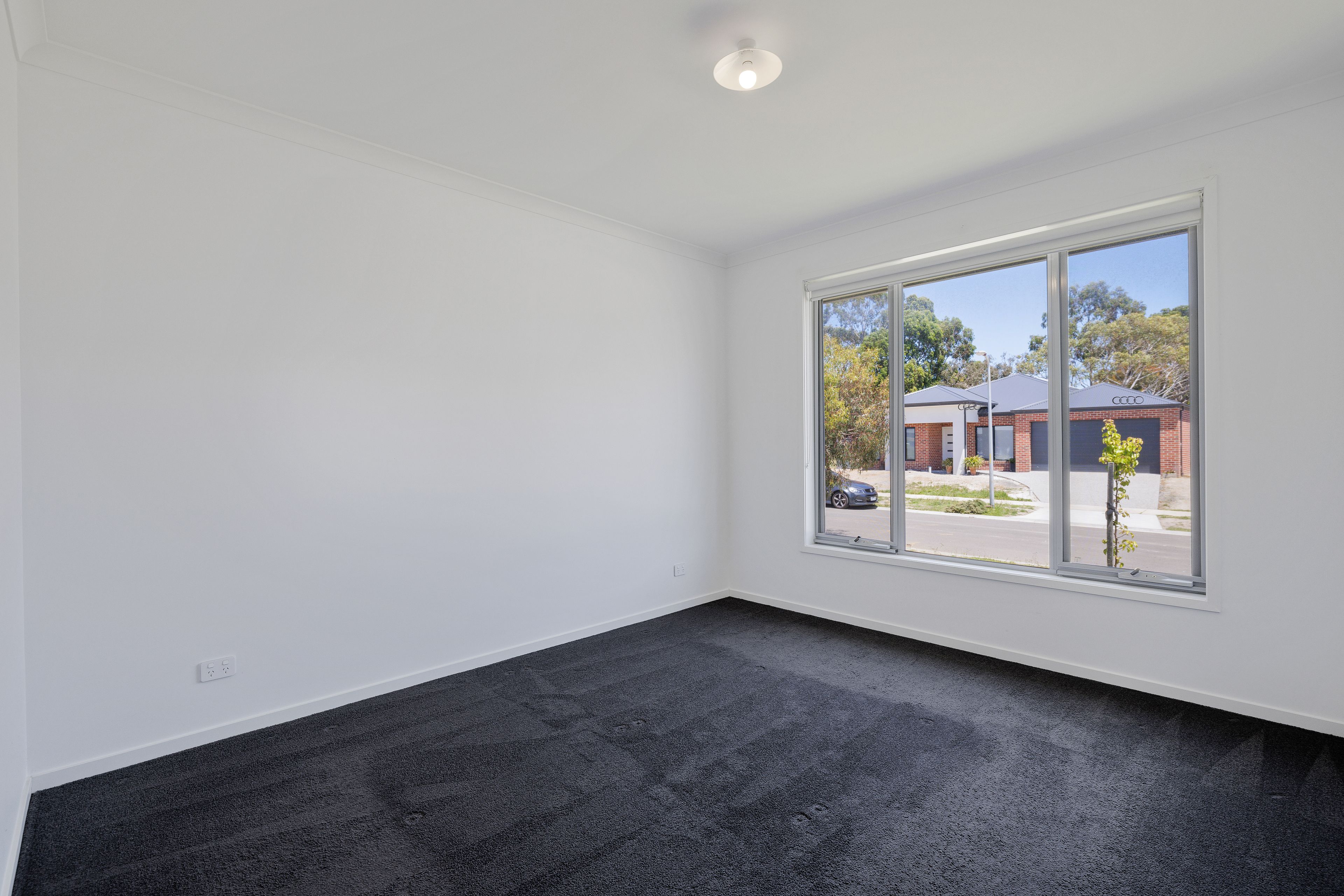 21 Clifton Crescent — photo 5 of 12