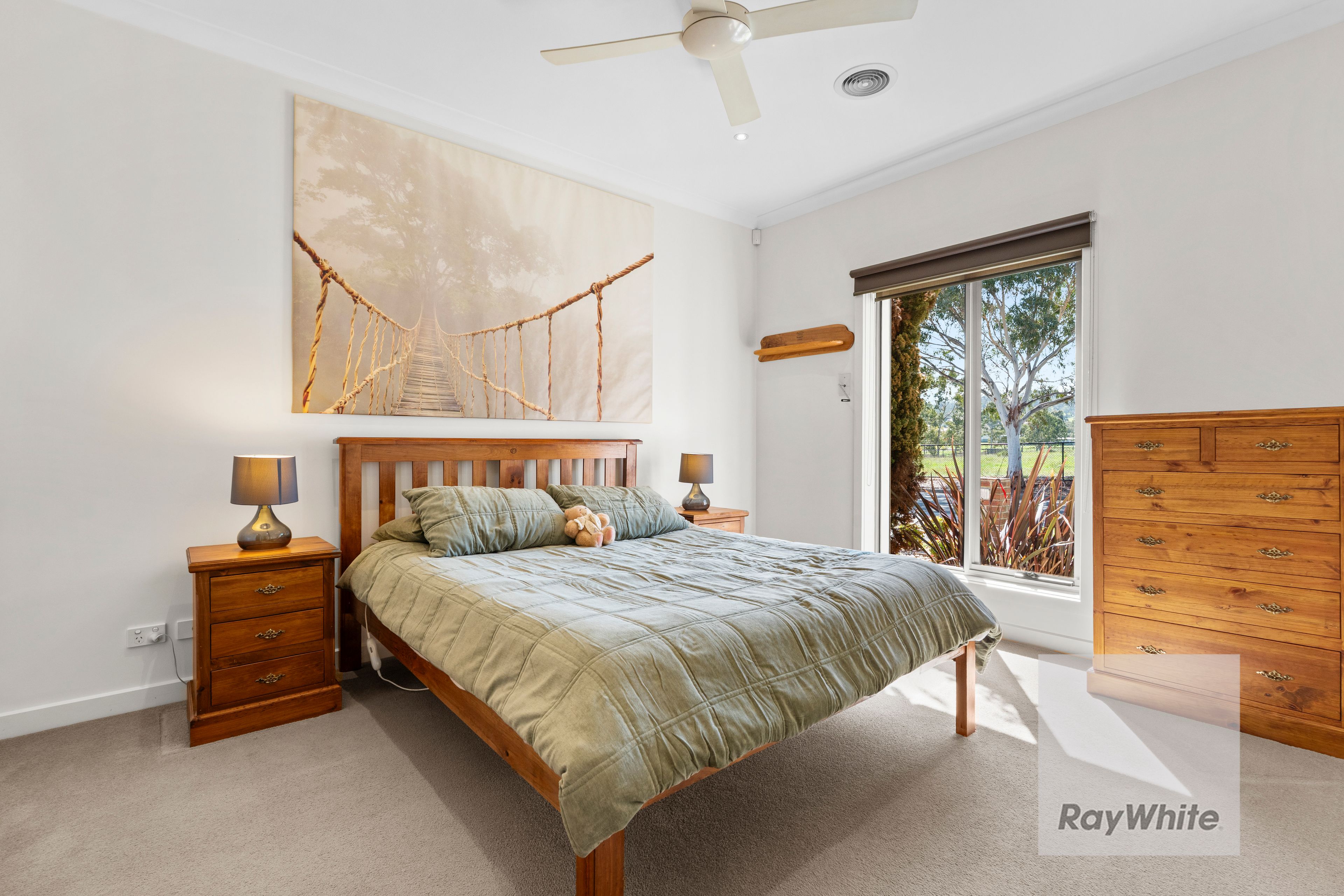 32 Neddletail Crescent — photo 9 of 16