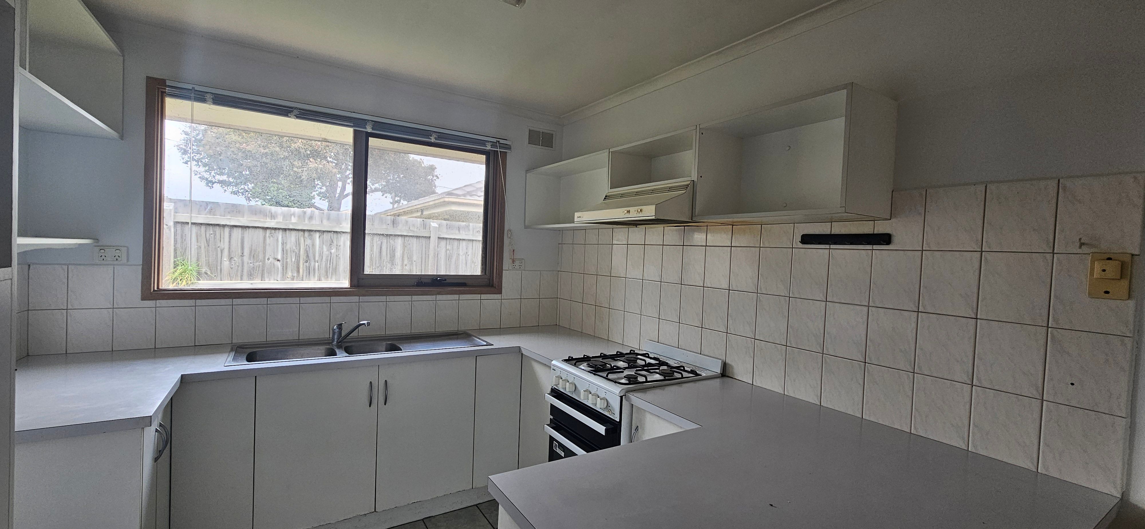 4 Parkdale Drive — photo 3 of 11