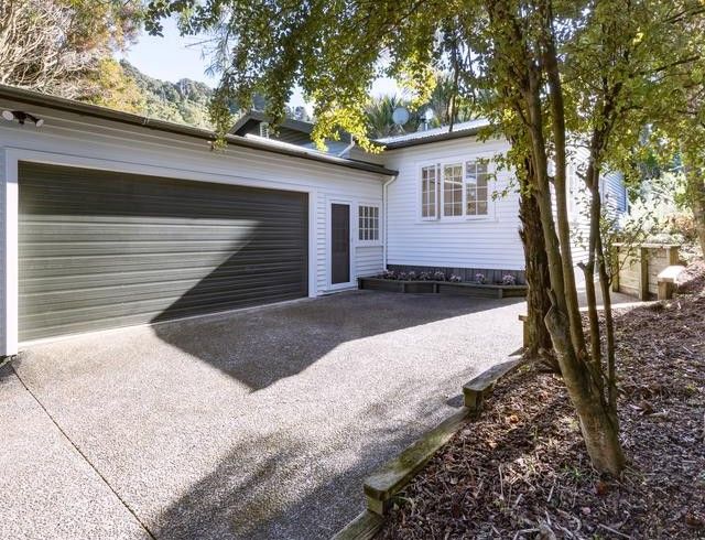 139 Woodlands Park Road, Titirangi, Waitakere City