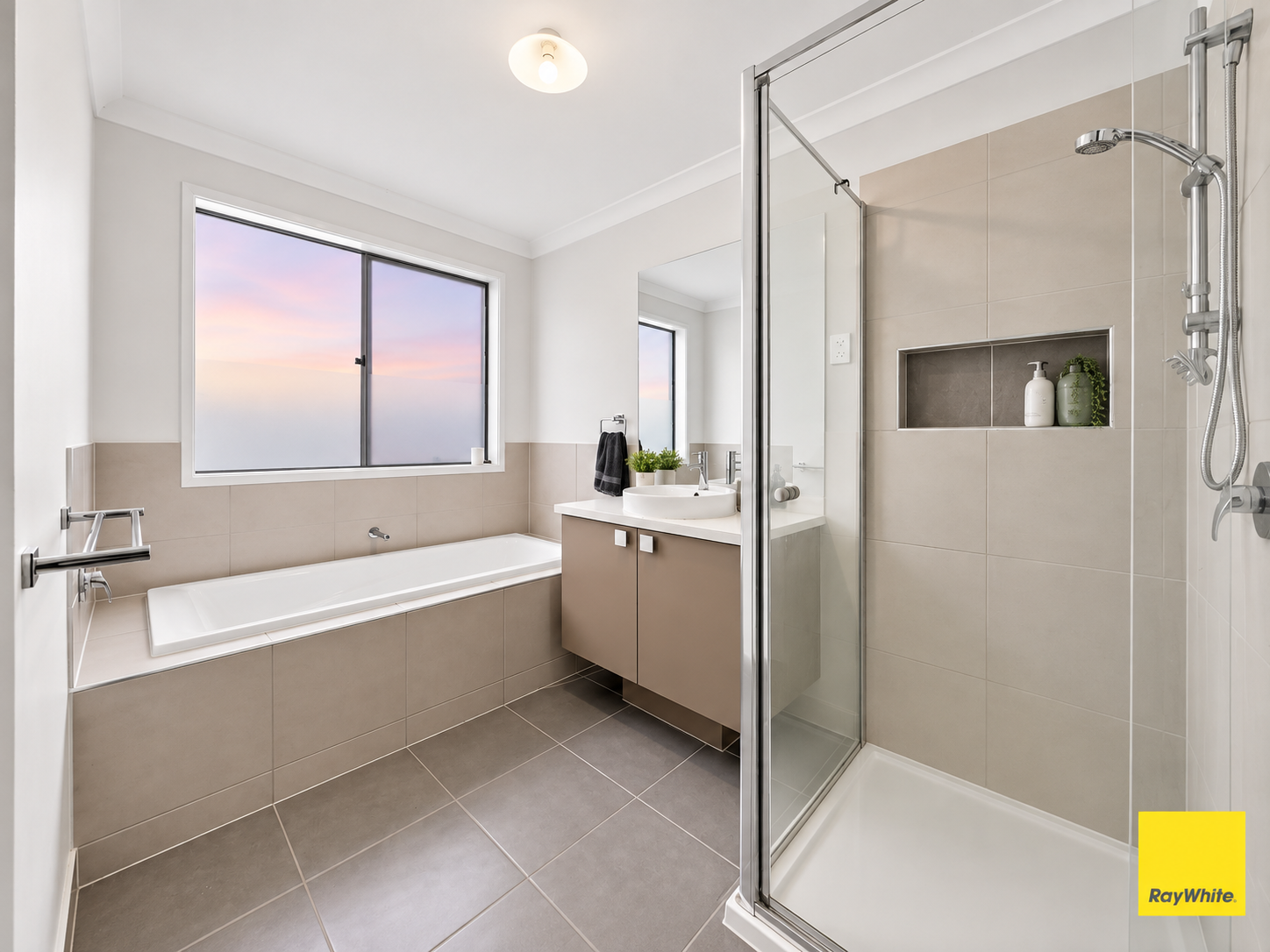 32 Bruny Drive — photo 15 of 22