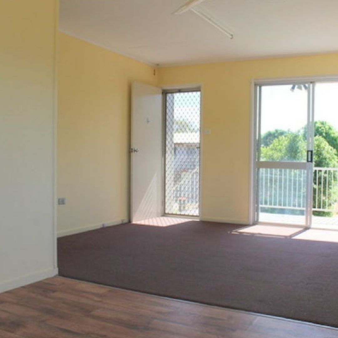 31 Lorraway Street — photo 4 of 9