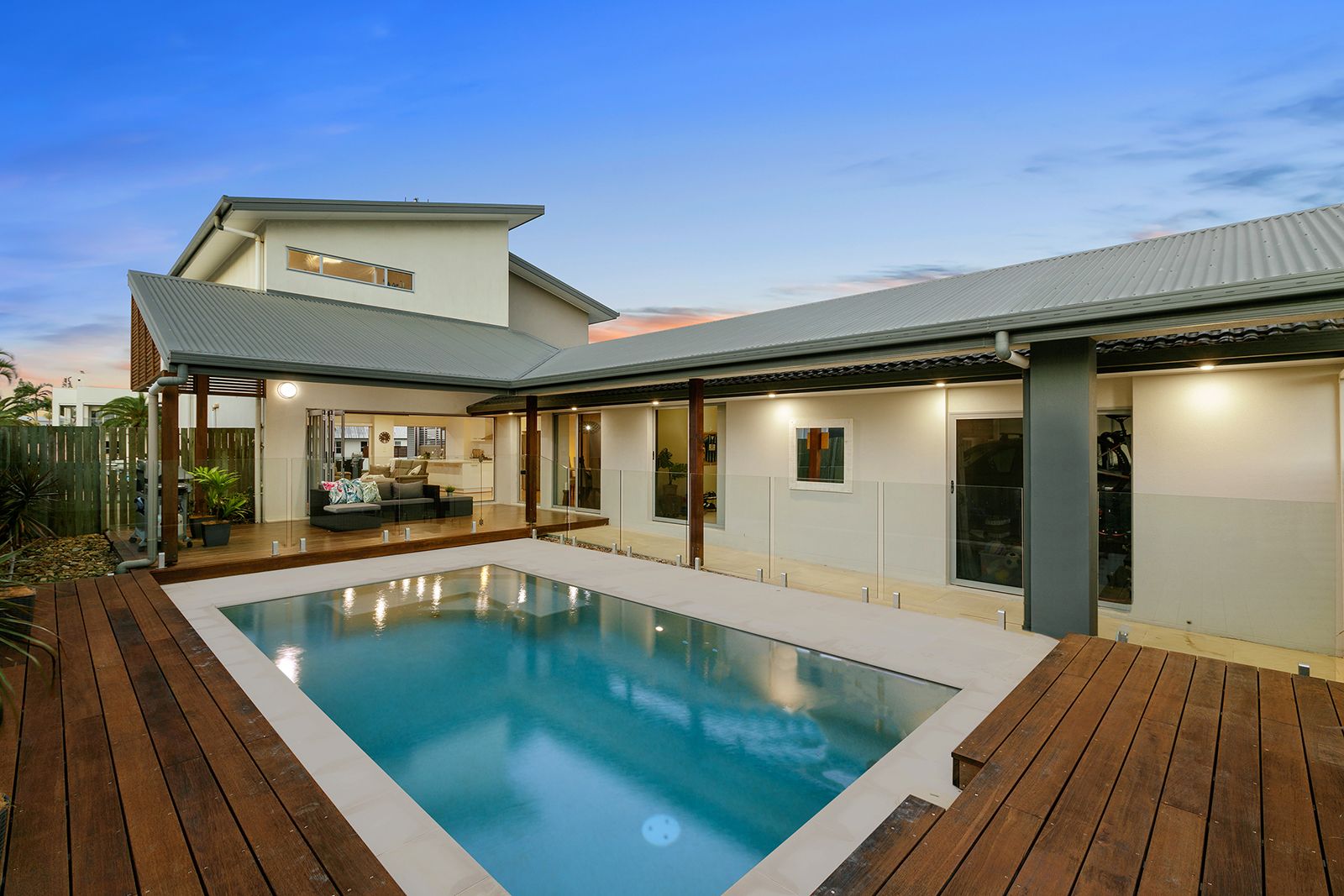 19 Bangalow Street, Minyama, QLD 4575