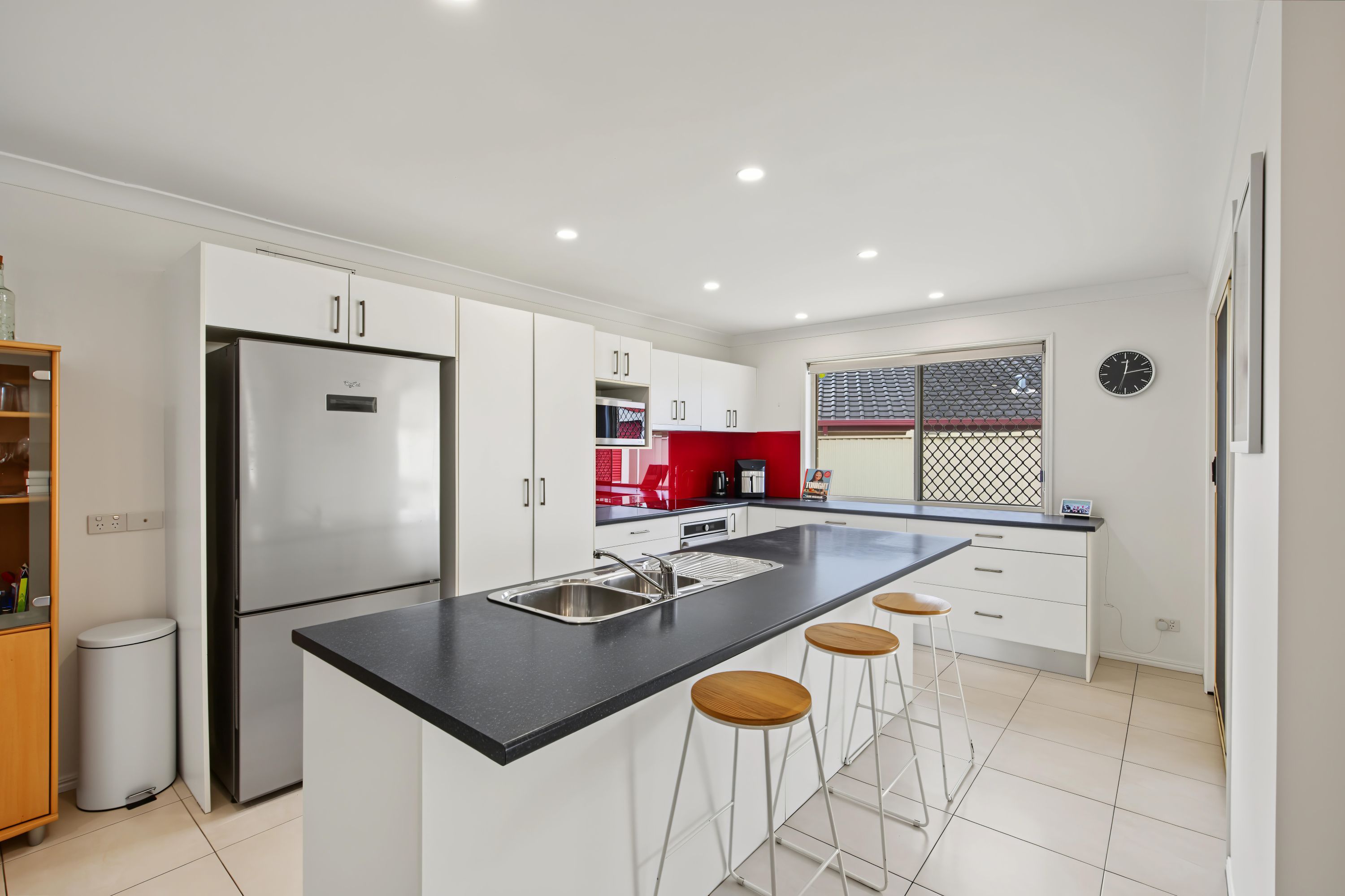11 Lancaster Court — photo 6 of 22
