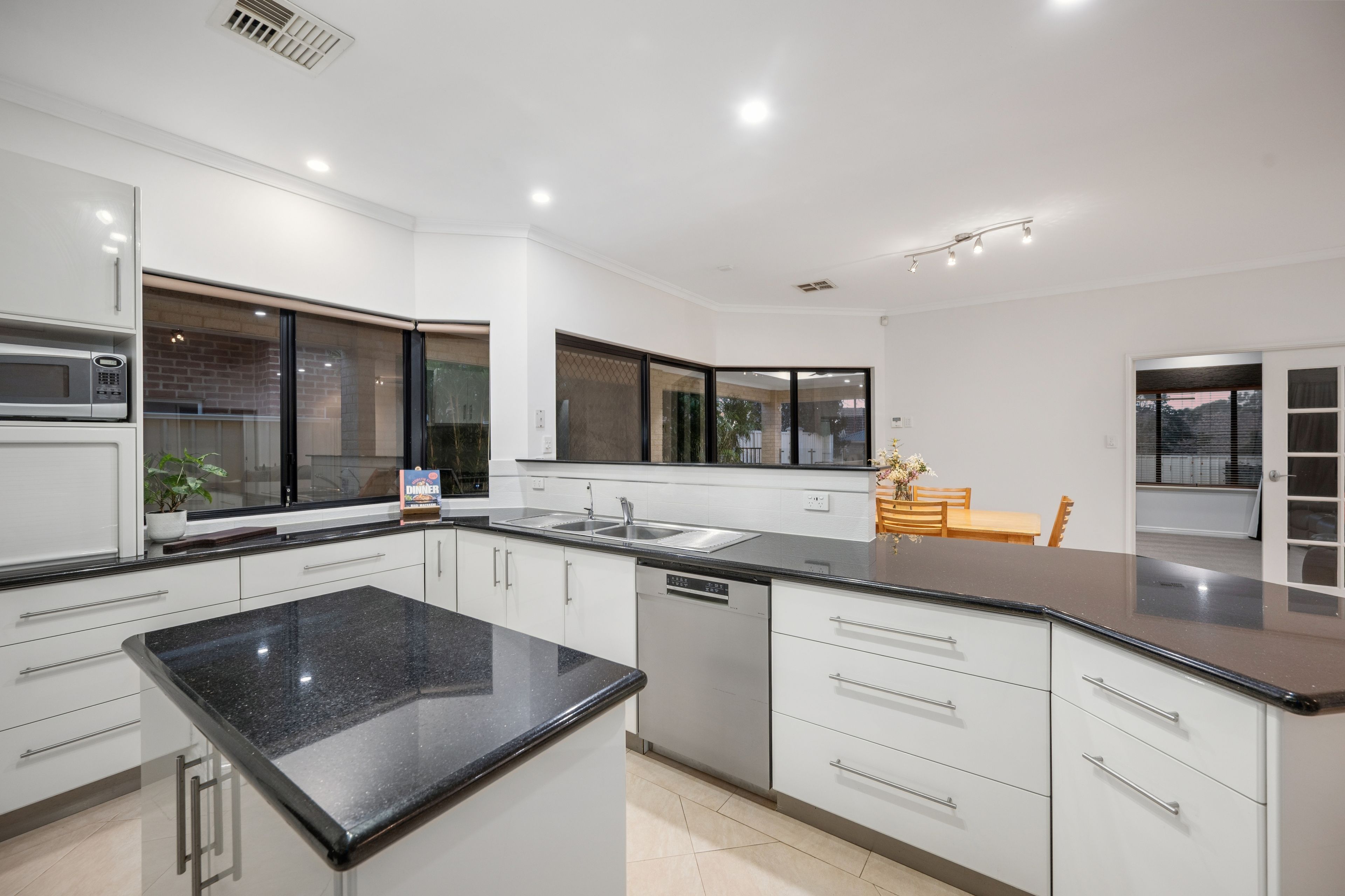 30 Success Crescent — photo 3 of 25