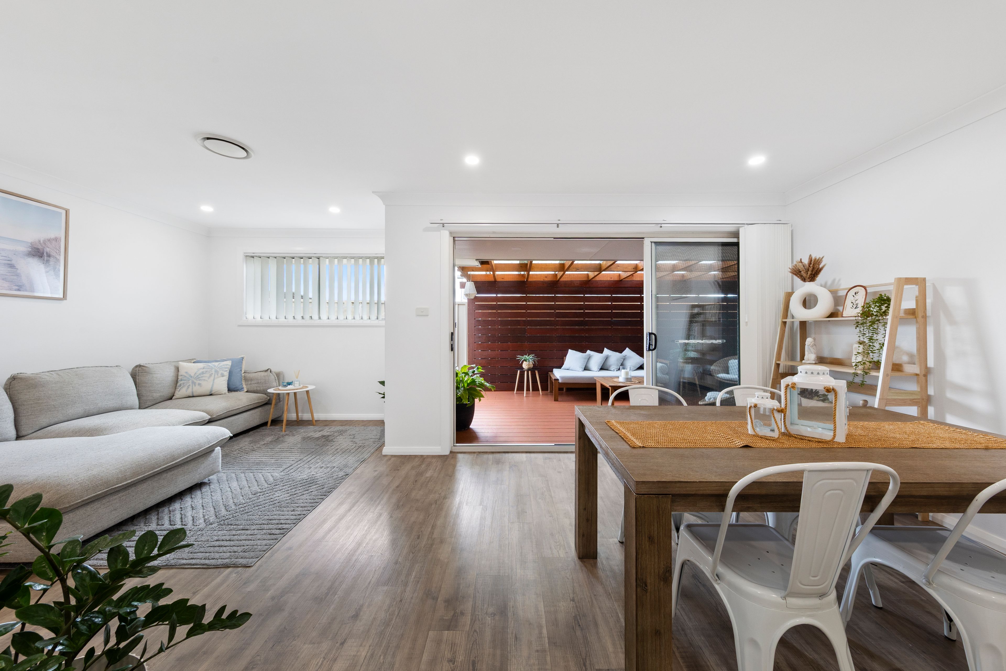 13/161 Maryland Drive — photo 4 of 15