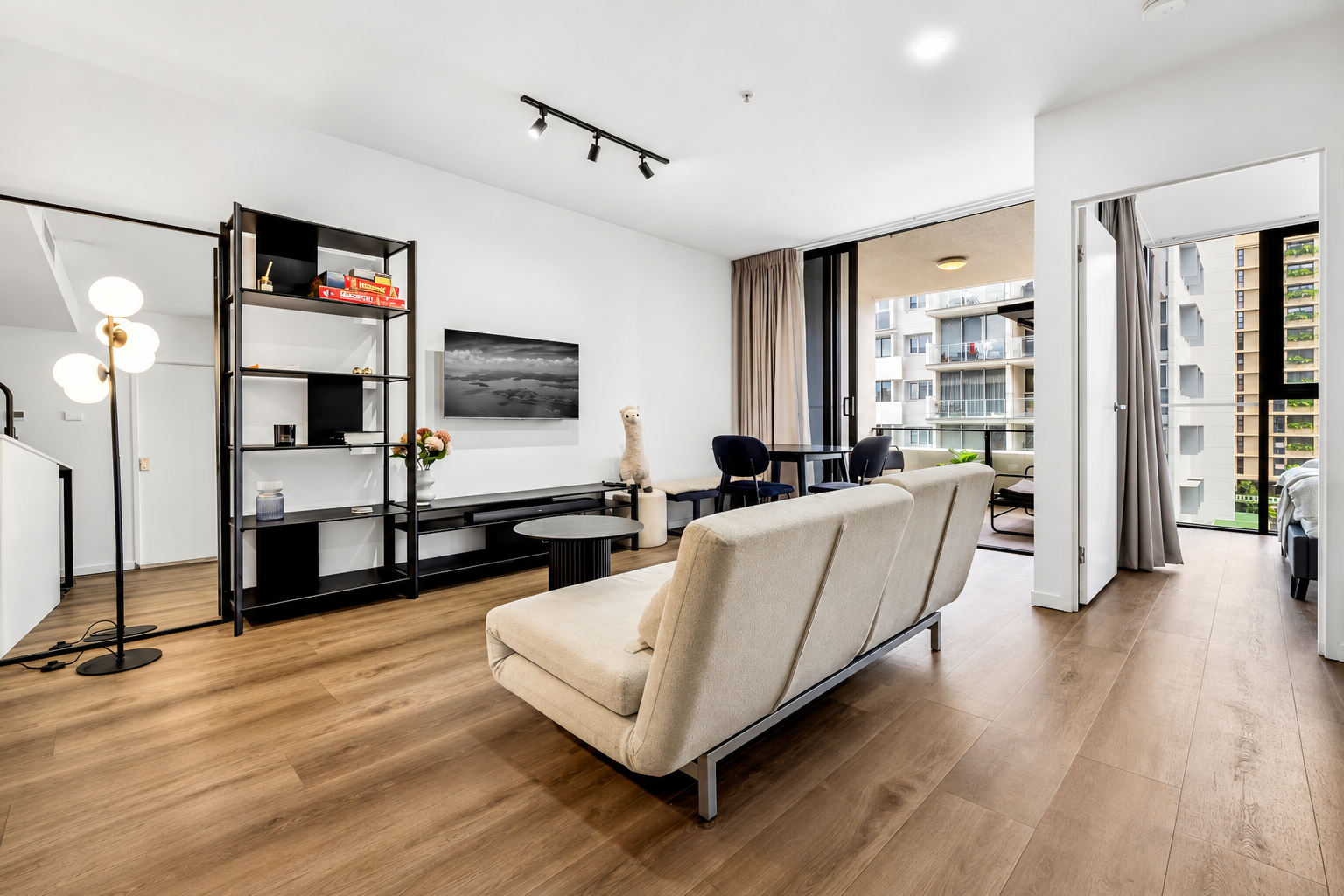 802/49 Cordelia Street — photo 7 of 21