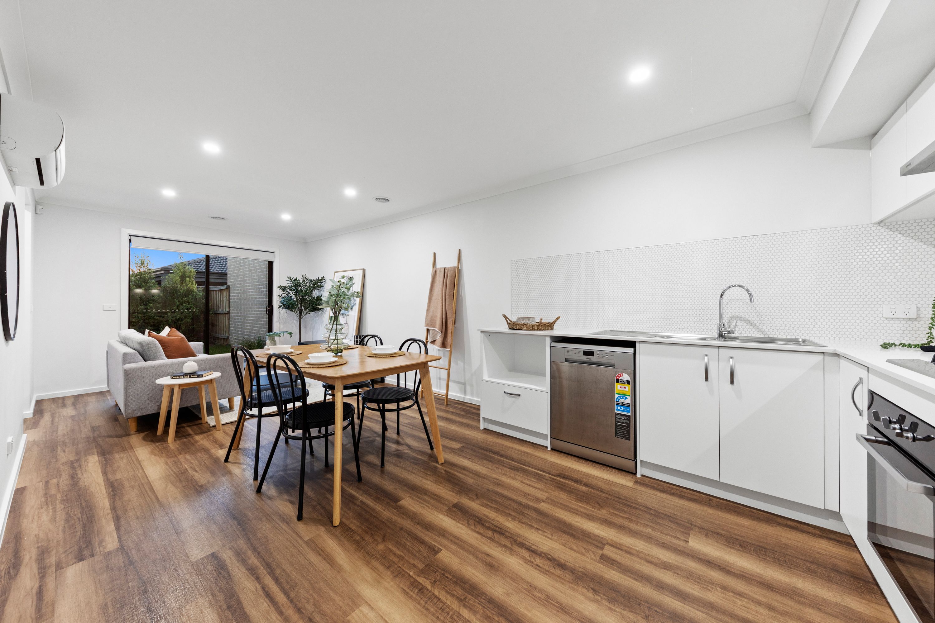 13 Blainey Way — photo 6 of 22