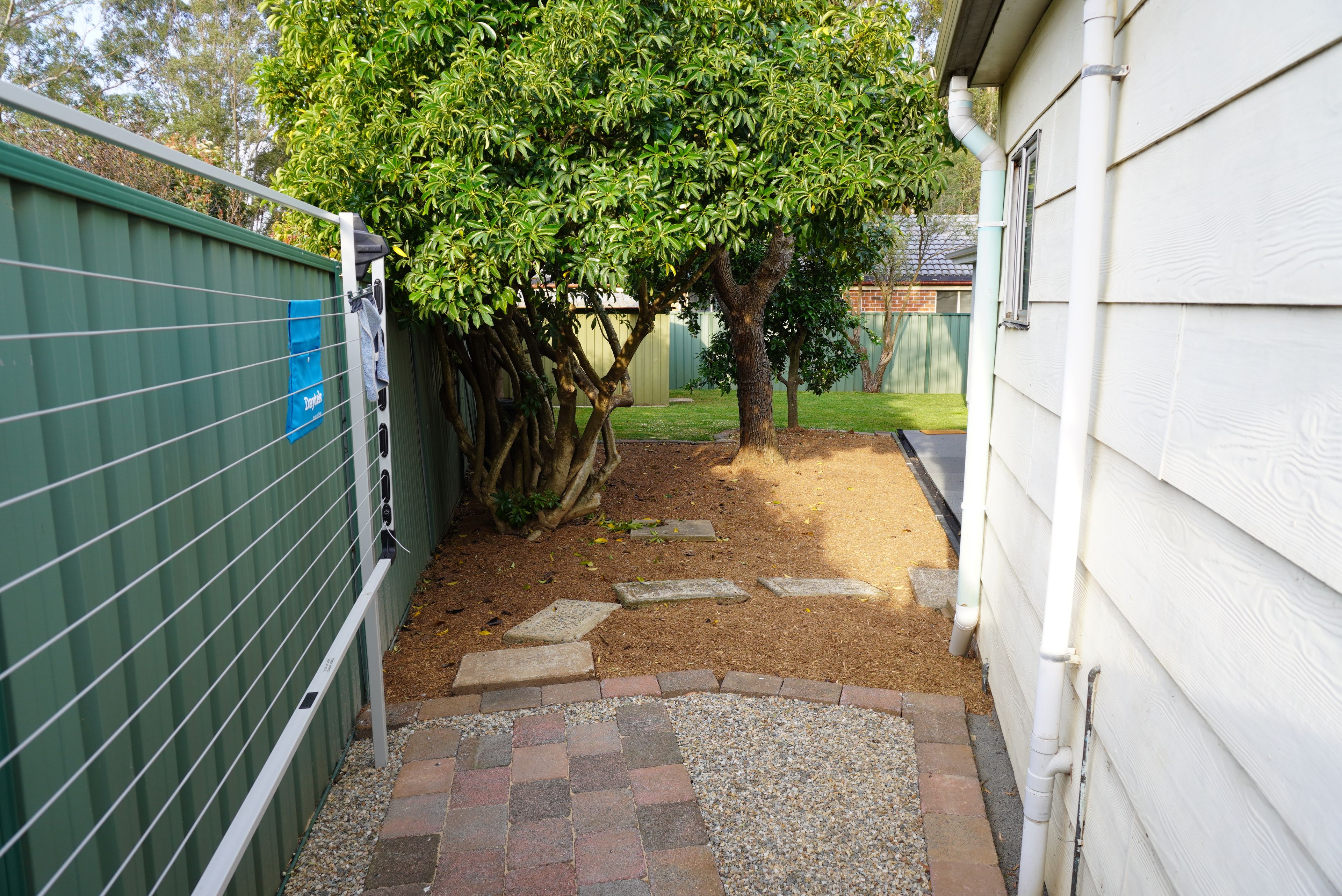102a Hume Crescent — photo 12 of 12