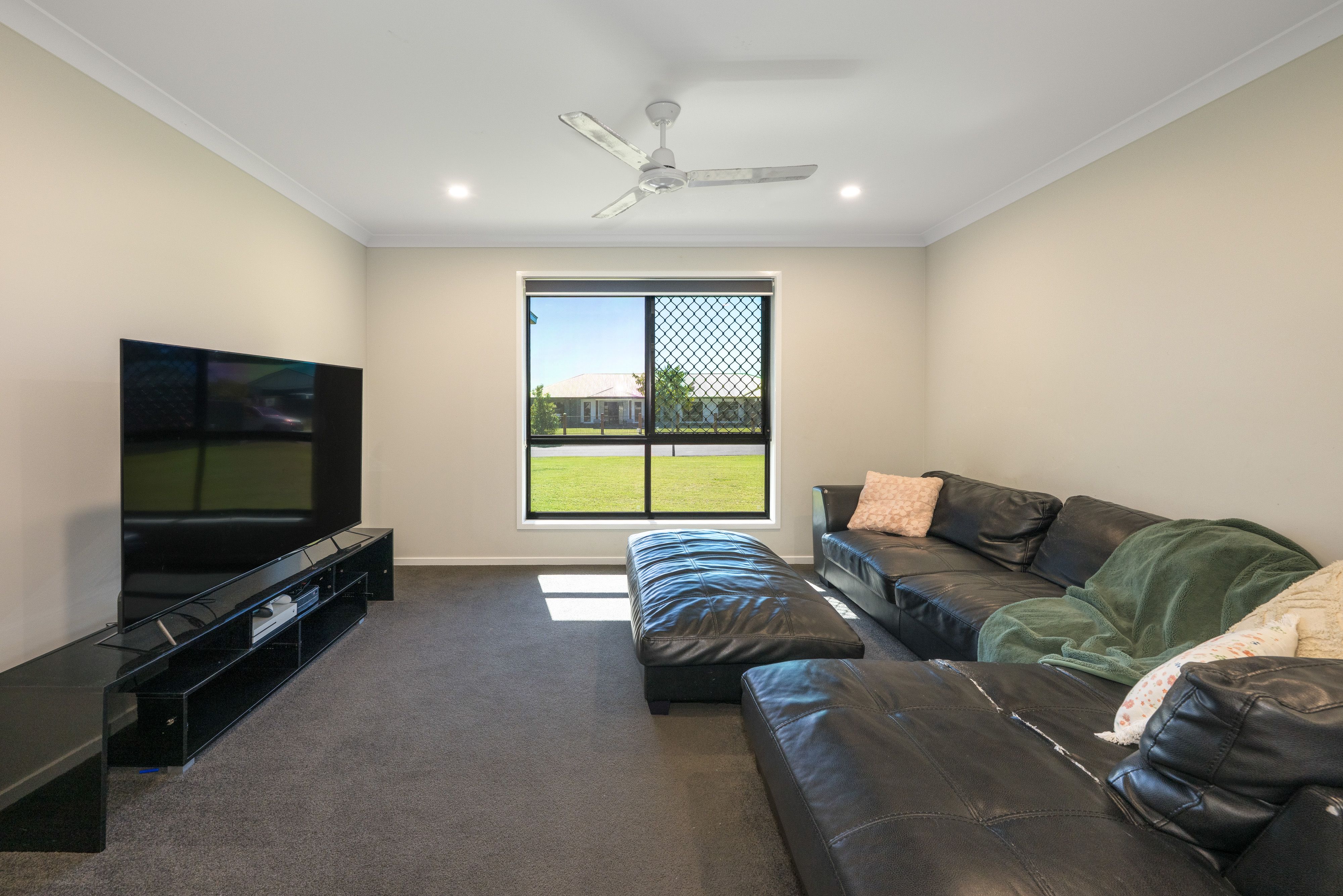 52 Brookvale Drive — photo 11 of 22
