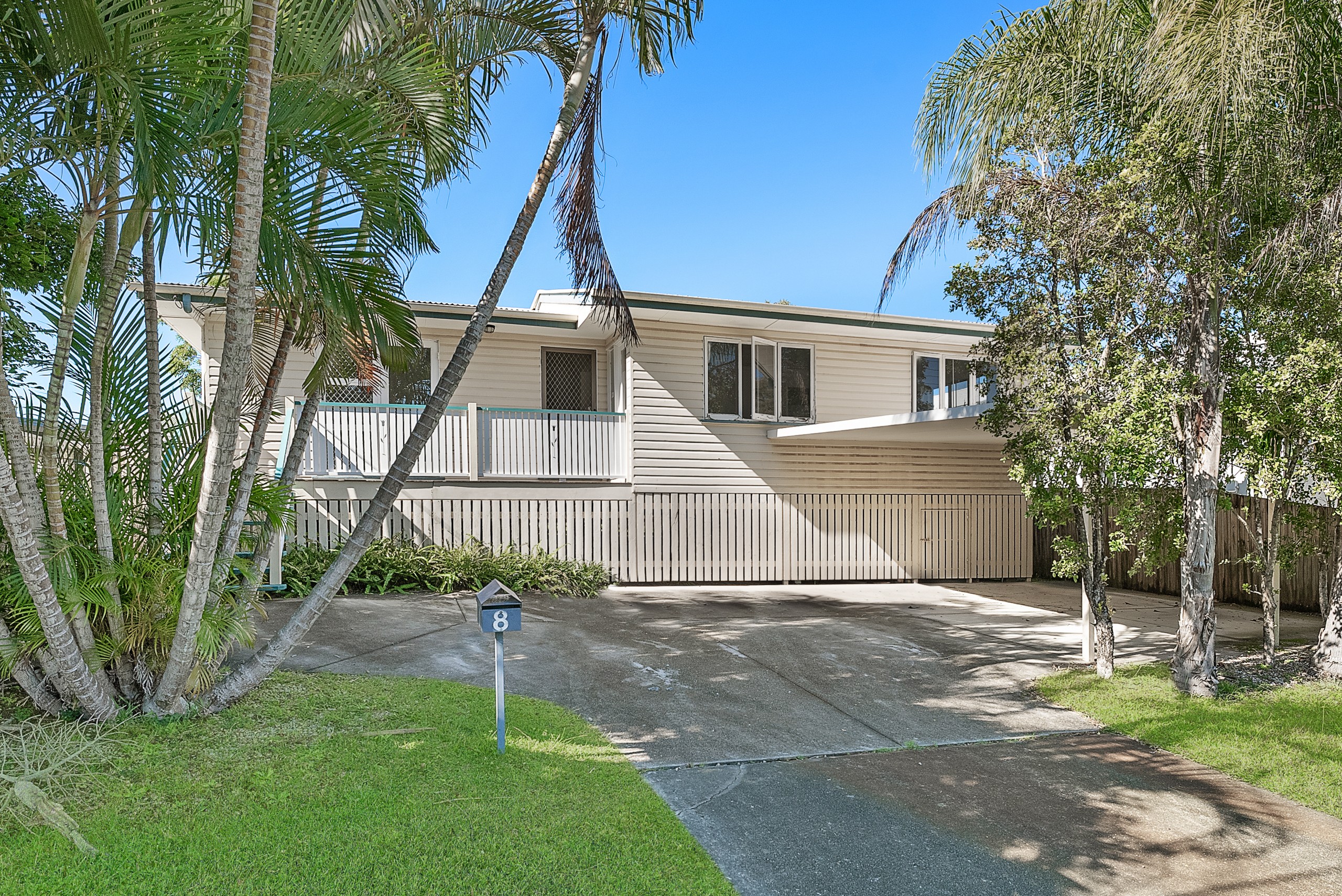 8 Palmtree Avenue, Scarborough, QLD 4020