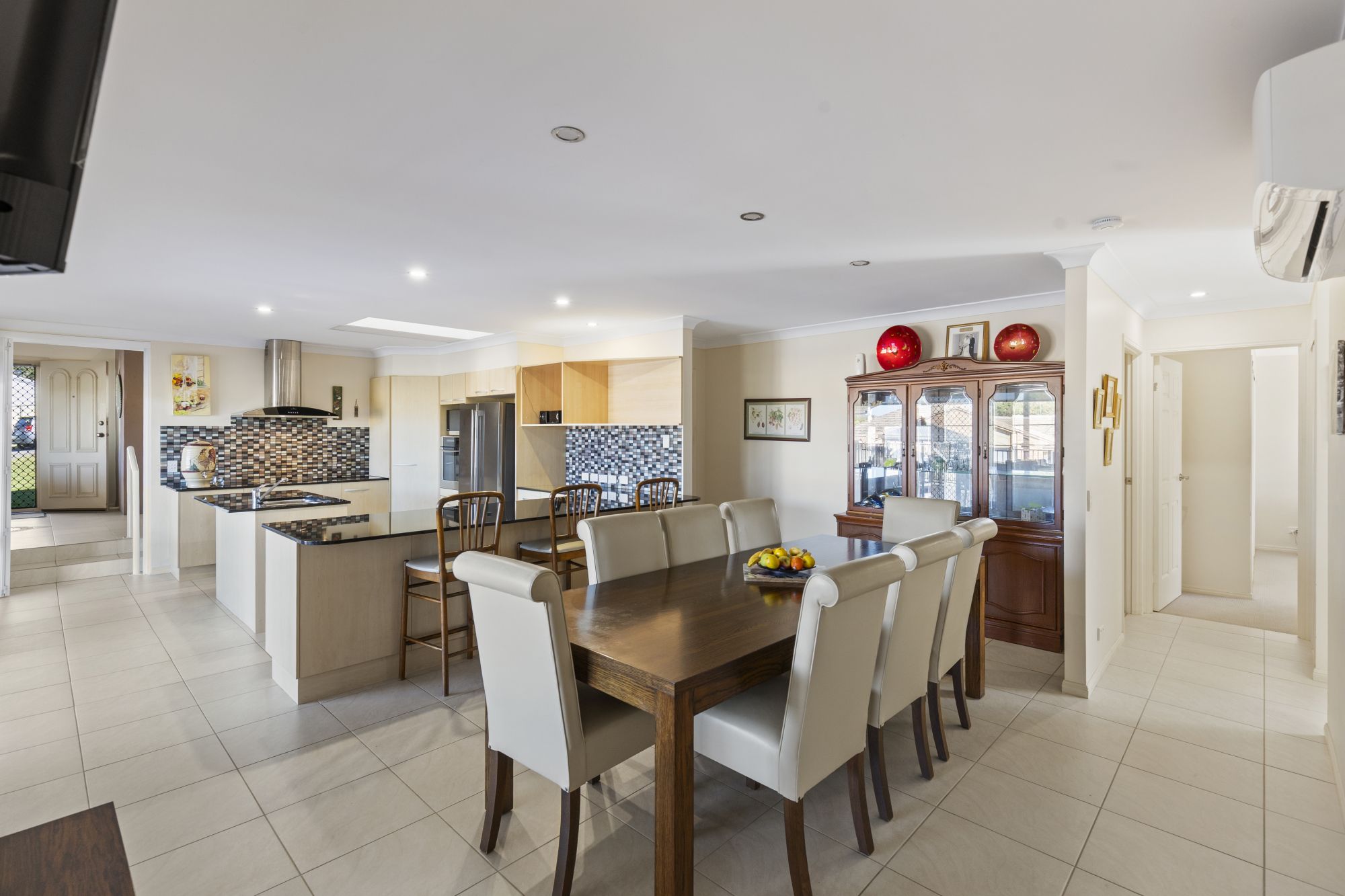 9 Wittenoom Court — photo 3 of 29