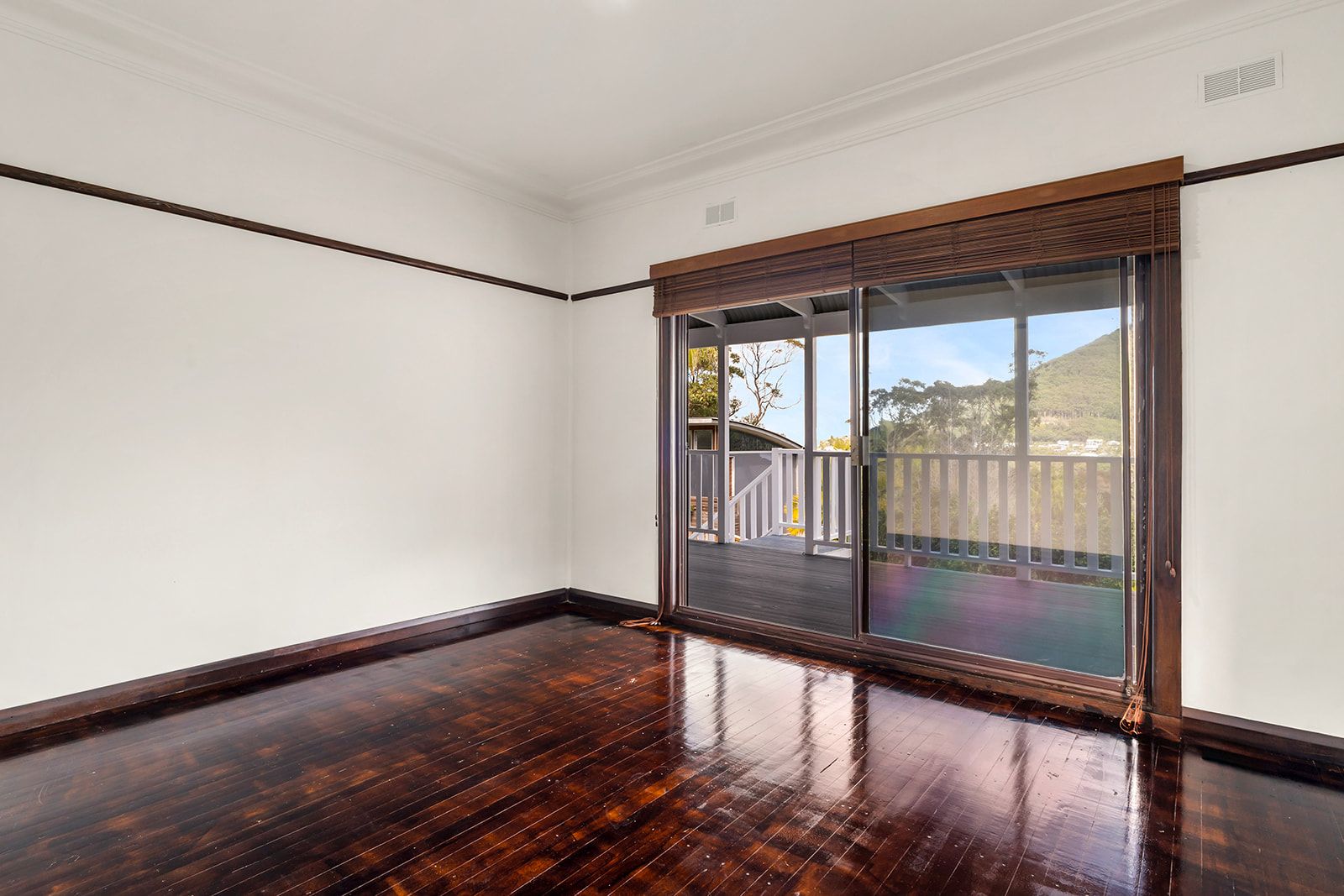 39 Chellow Dene Avenue — photo 7 of 17