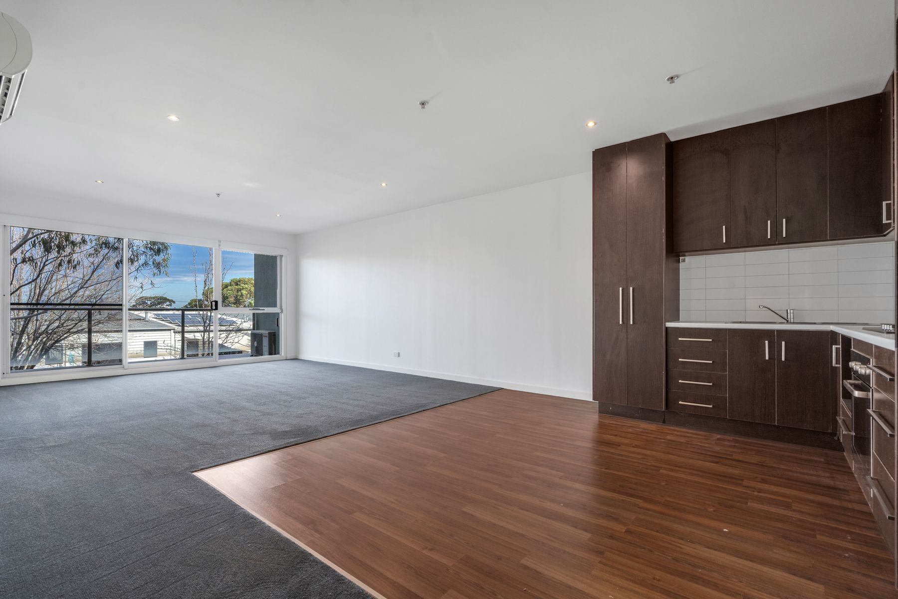 21/777 Bell Street — photo 6 of 16