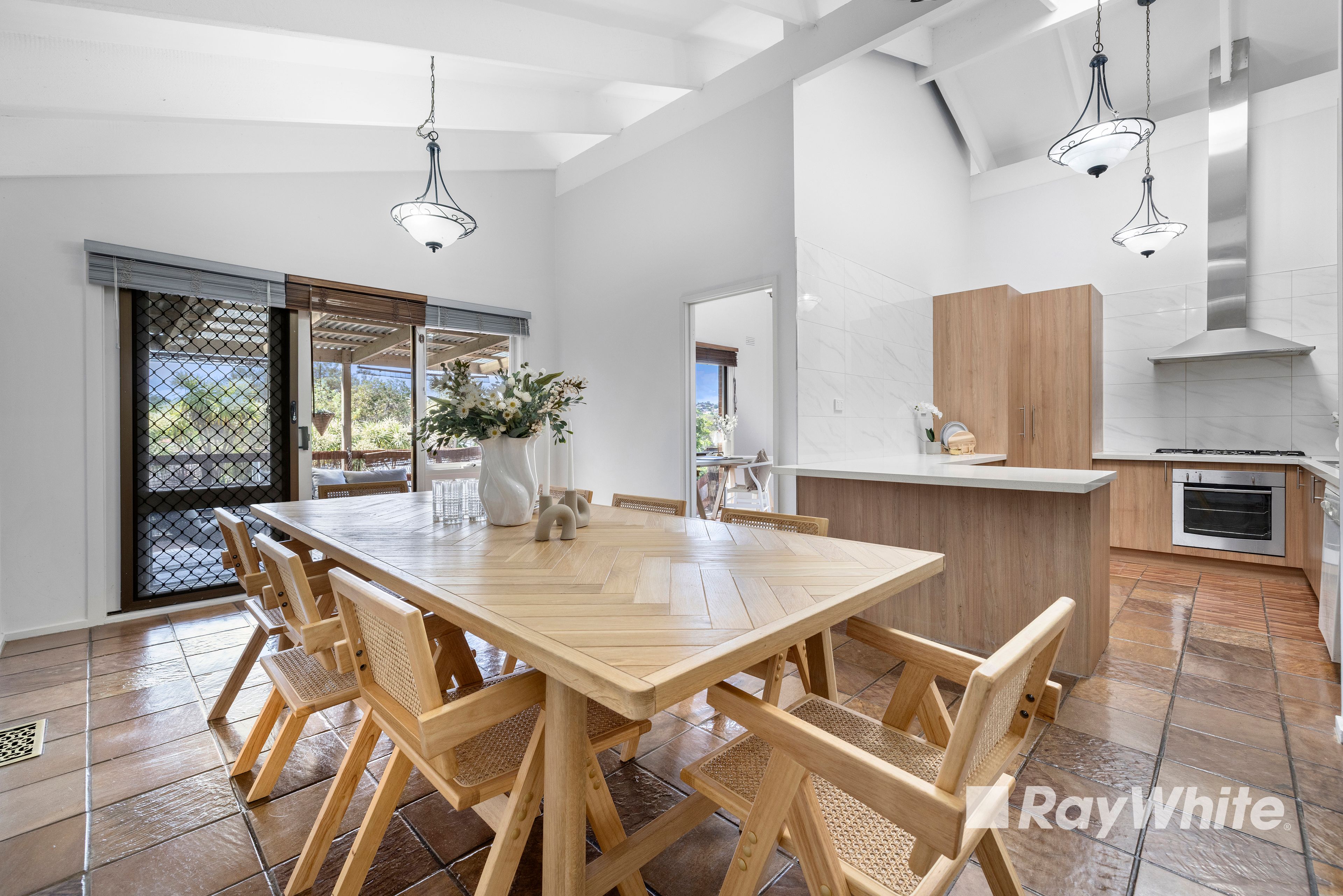 84 Chalcot Drive — photo 6 of 22
