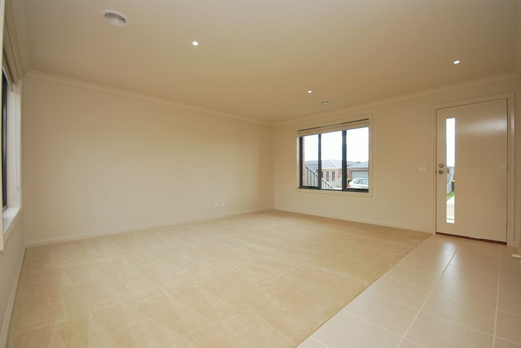 5 Ashwood Gardens, Mitchell Park, VIC 3355