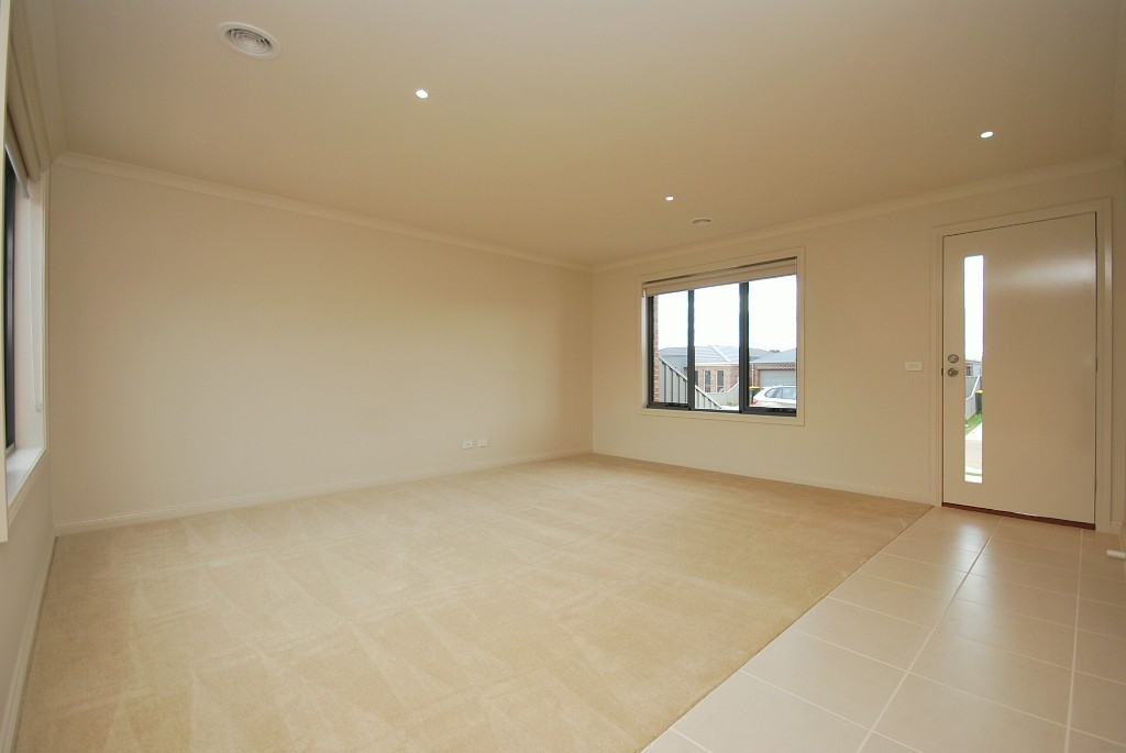 5 Ashwood Gardens, Mitchell Park, VIC 3355