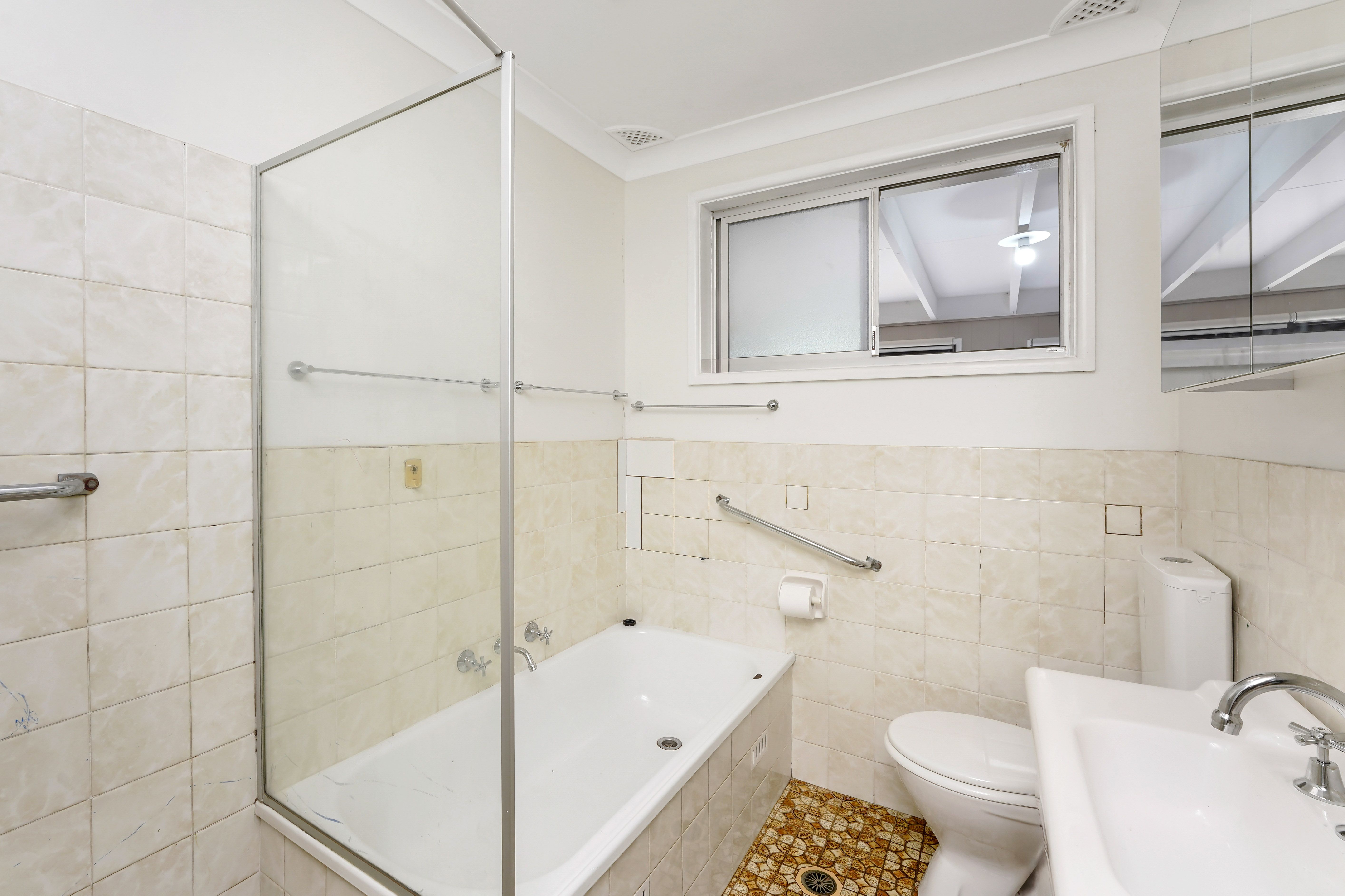 56 Emora Avenue — photo 7 of 11