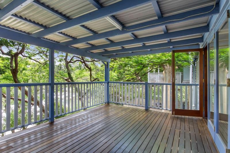 16 Macgregor Terrace, Bardon, QLD 4065