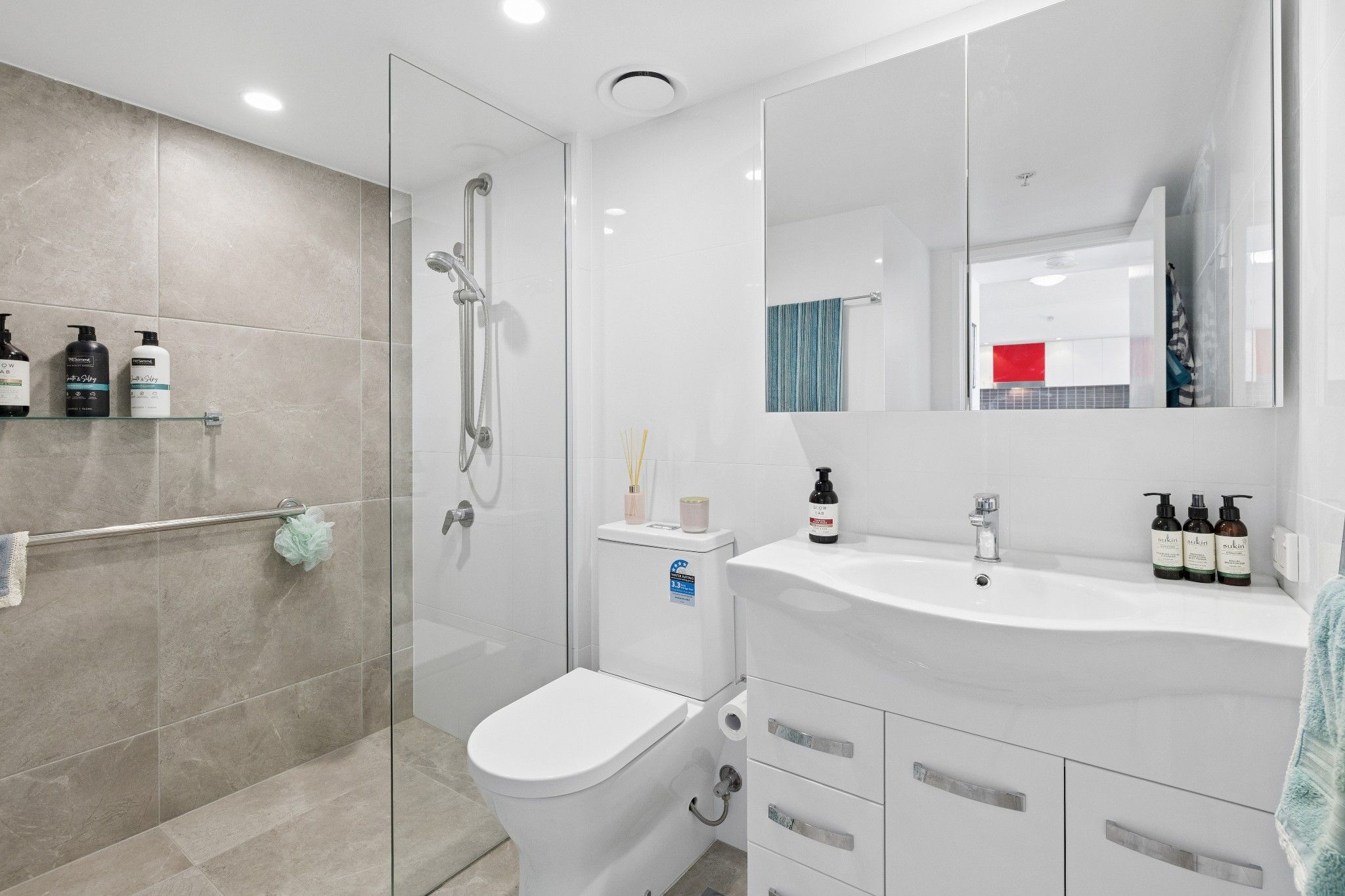 32107/9 Lawson Street — photo 9 of 13