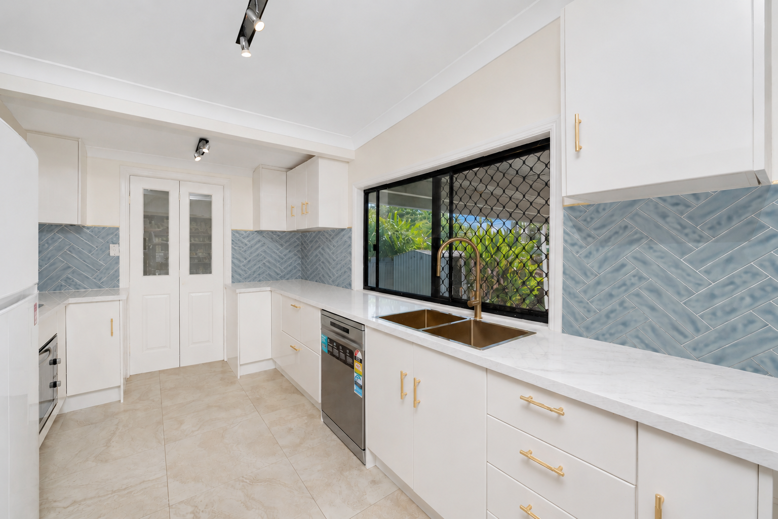 21 Illoura Street — photo 4 of 9