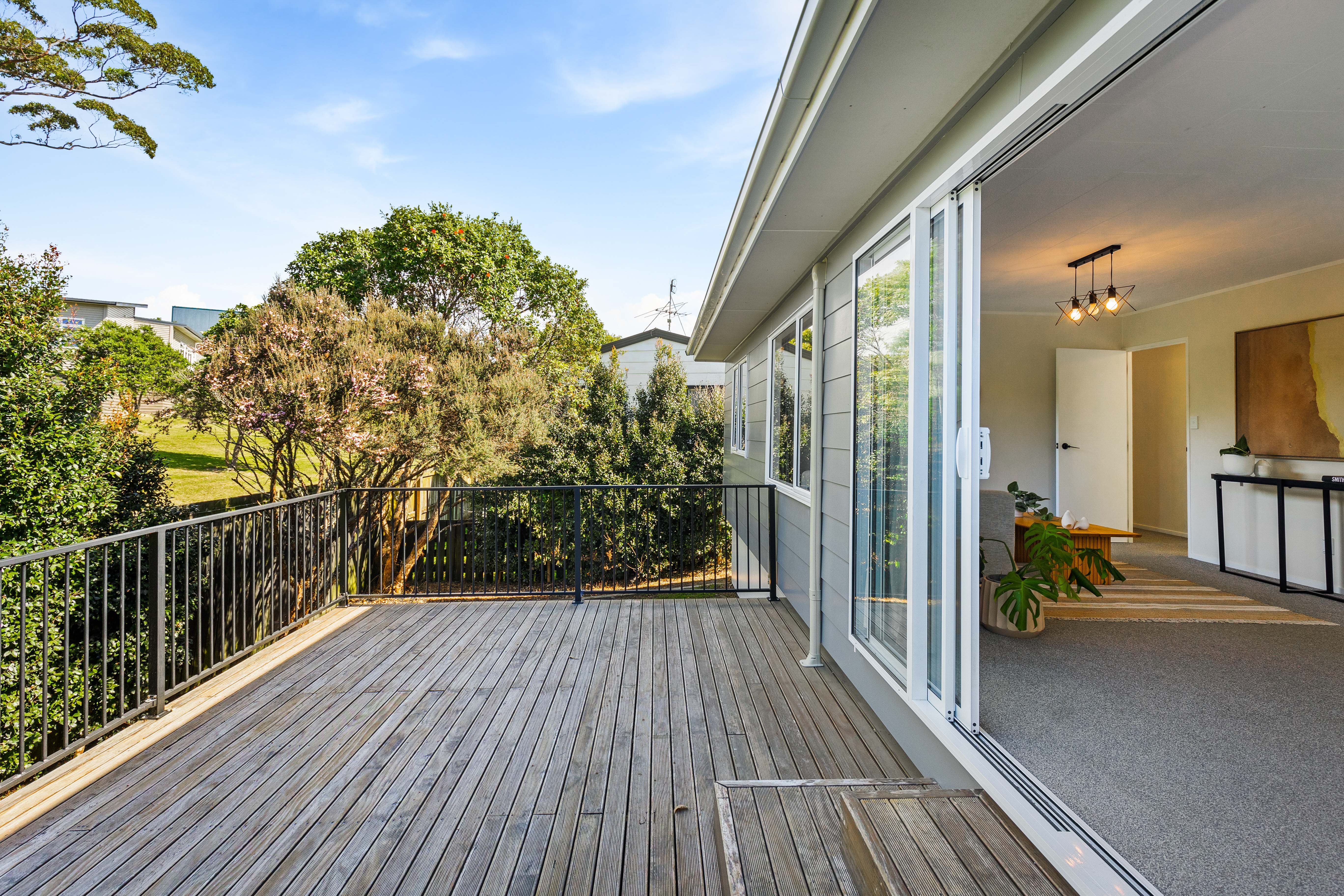 41 Meadowvale Rise, Titirangi, Waitakere City