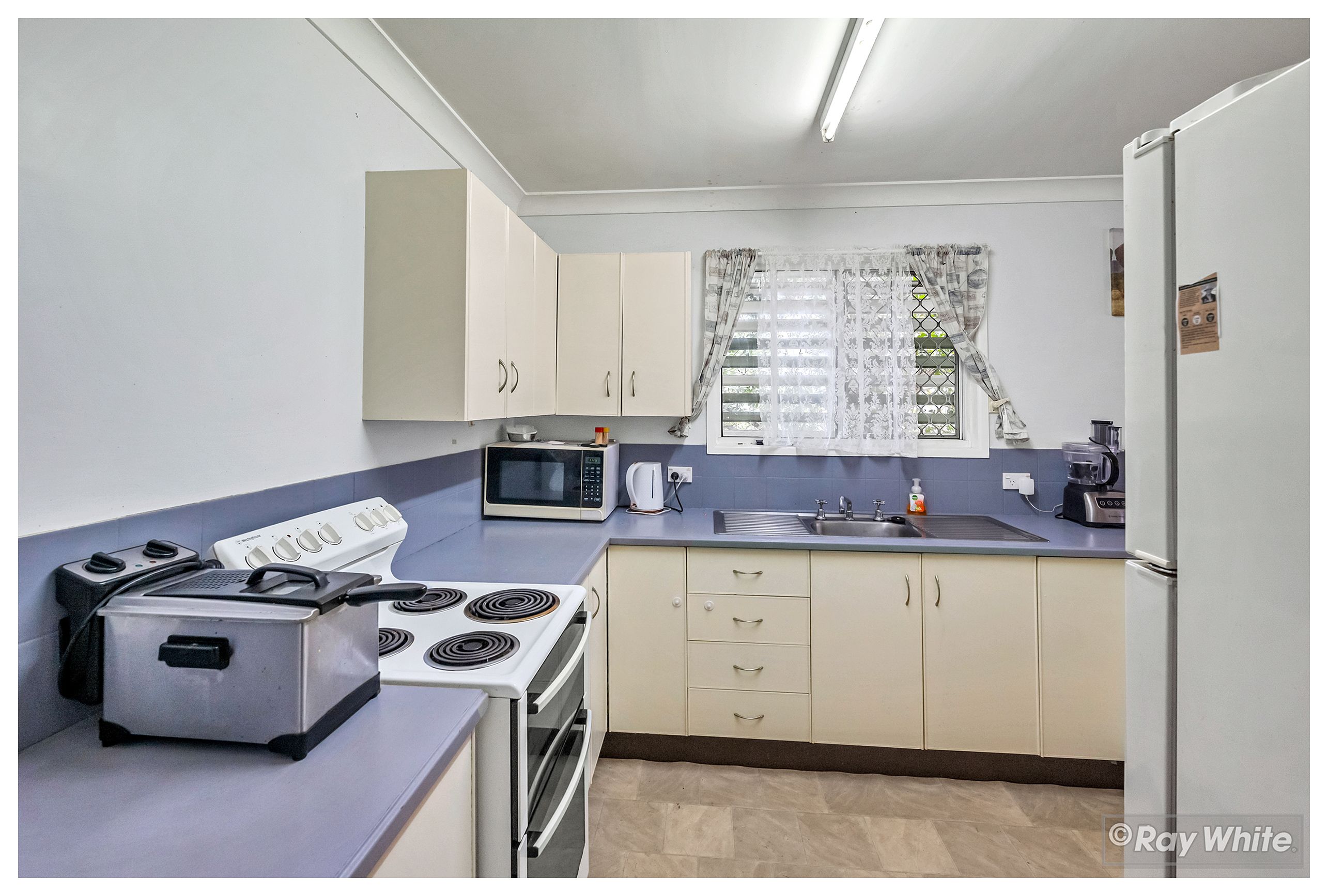 32A Burnett Street — photo 4 of 14