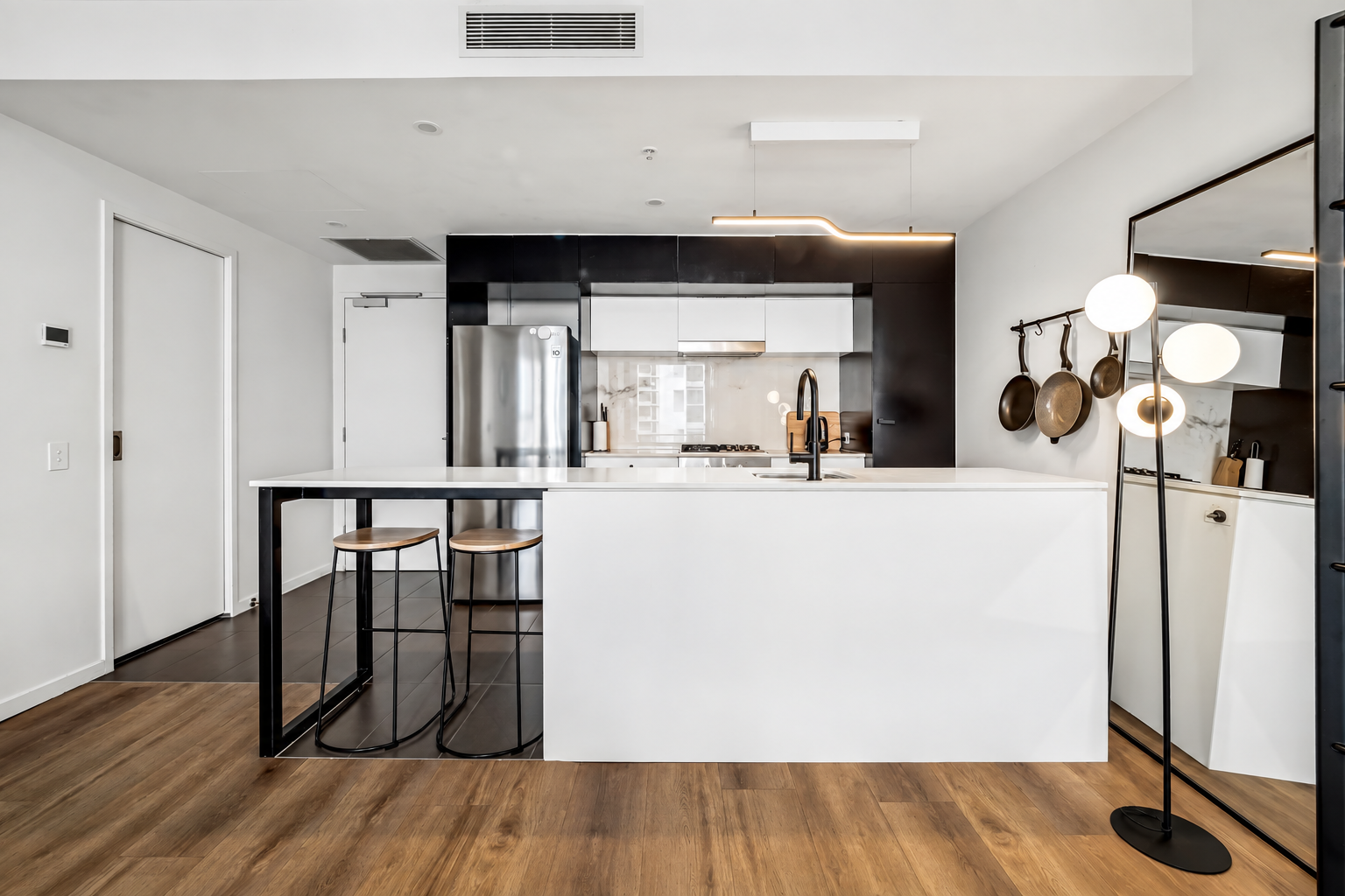802/49 Cordelia Street — photo from Ray White West End