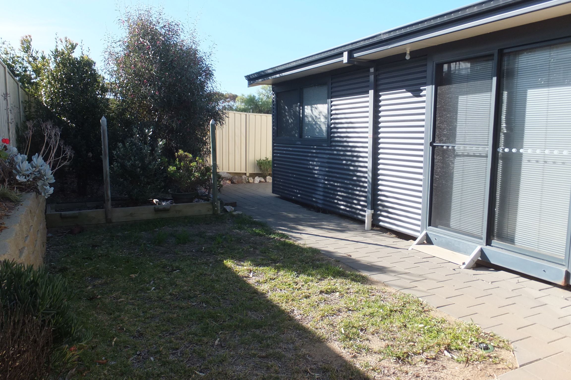 81 A Spence Street — photo 14 of 15