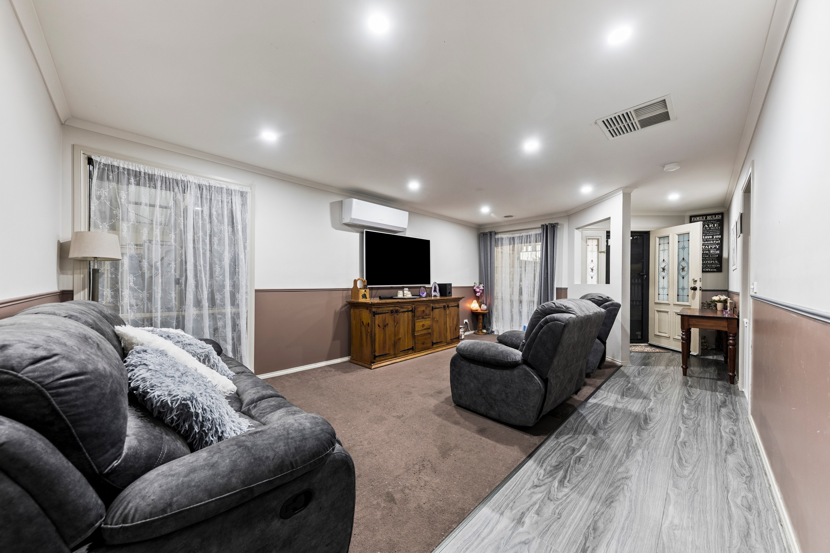 15 Manna Gum Drive, Pakenham, VIC 3810