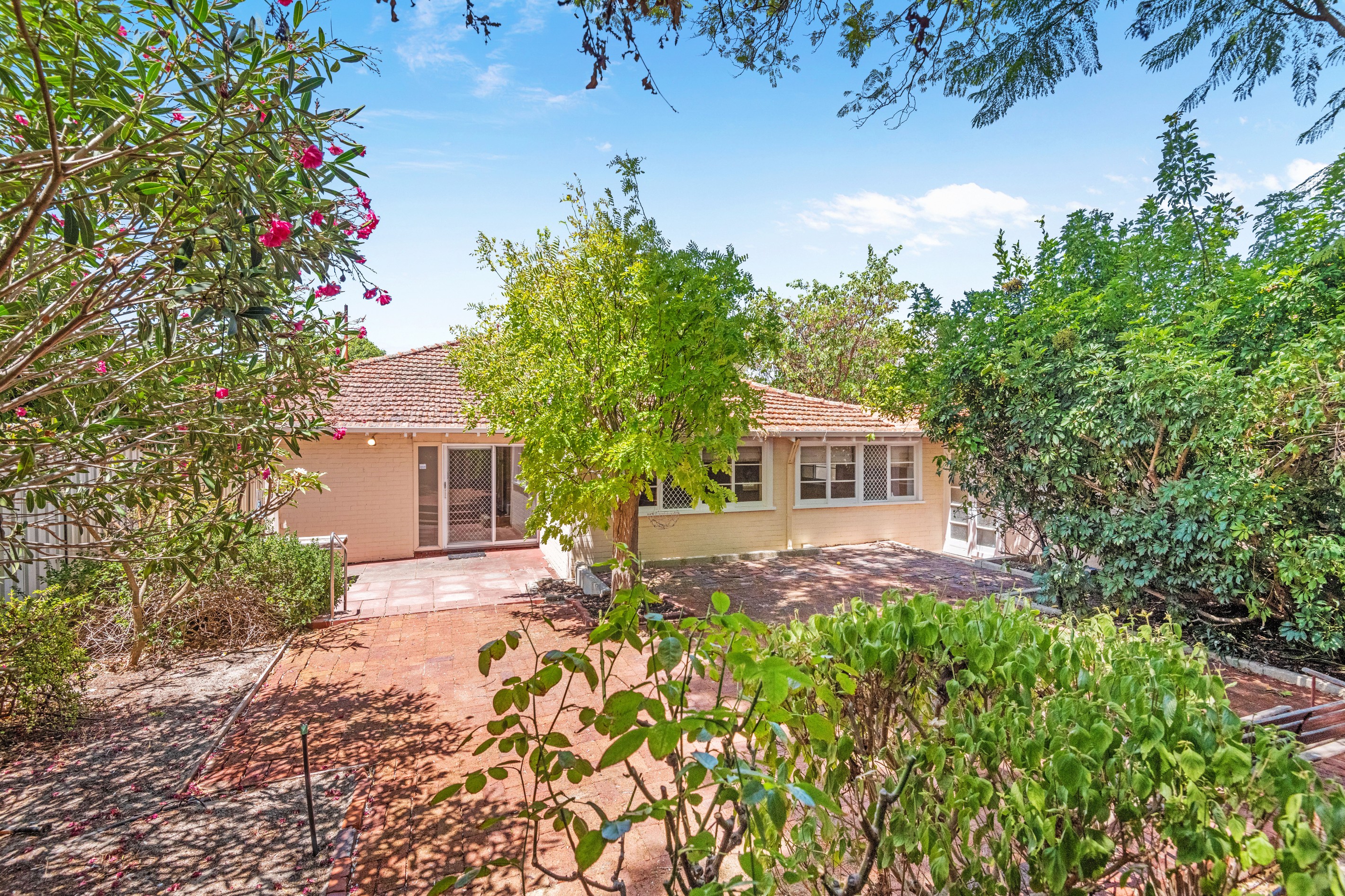101 Bruce Street, Nedlands, WA 6009
