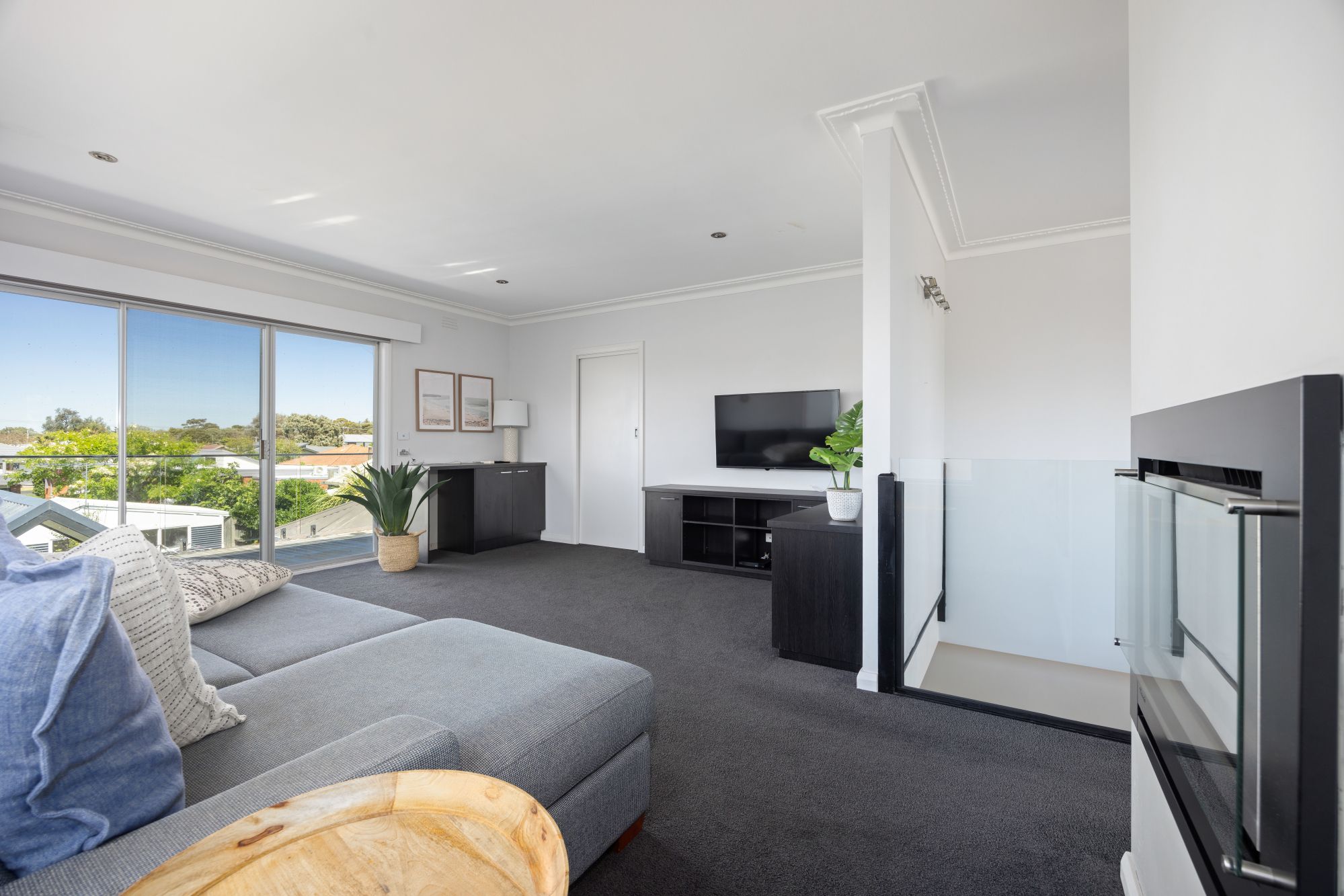 1847 Point Nepean Road — photo 10 of 30